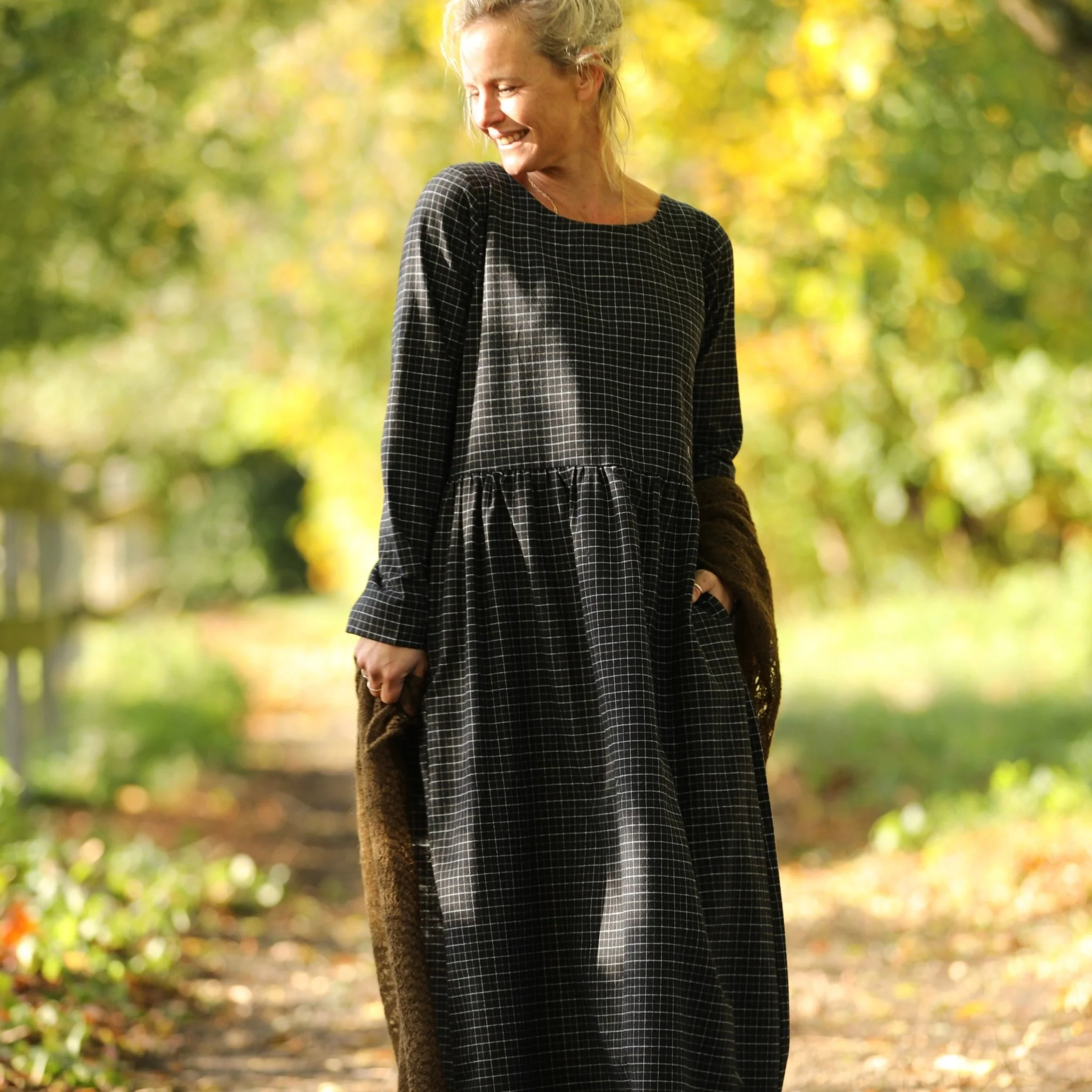 Robe Anaëlle - Flanelle tartan noir, ivoire et camel - Image 10