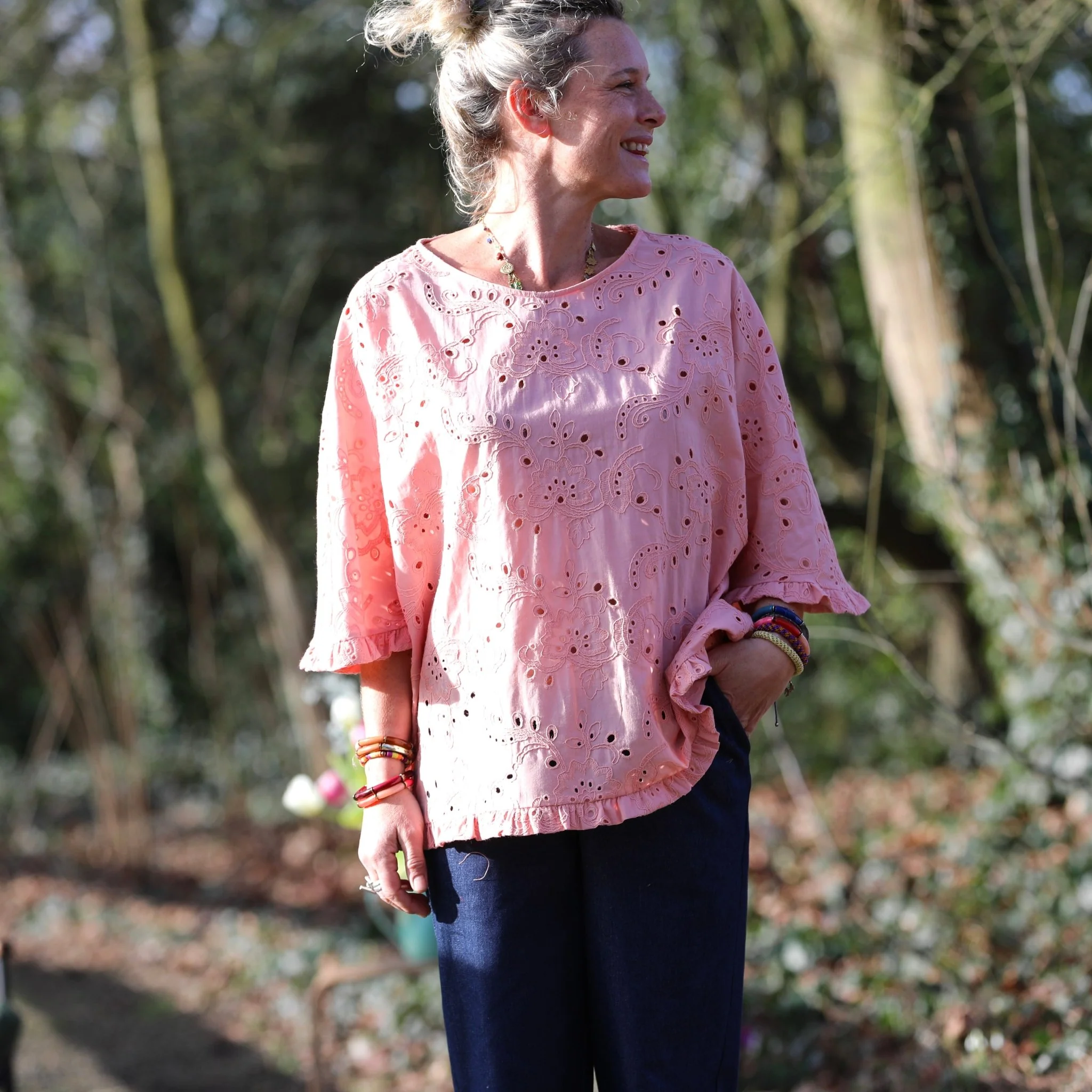 Blouse Annette – Broderie de coton rose pamplemousse ajourée - Image 7