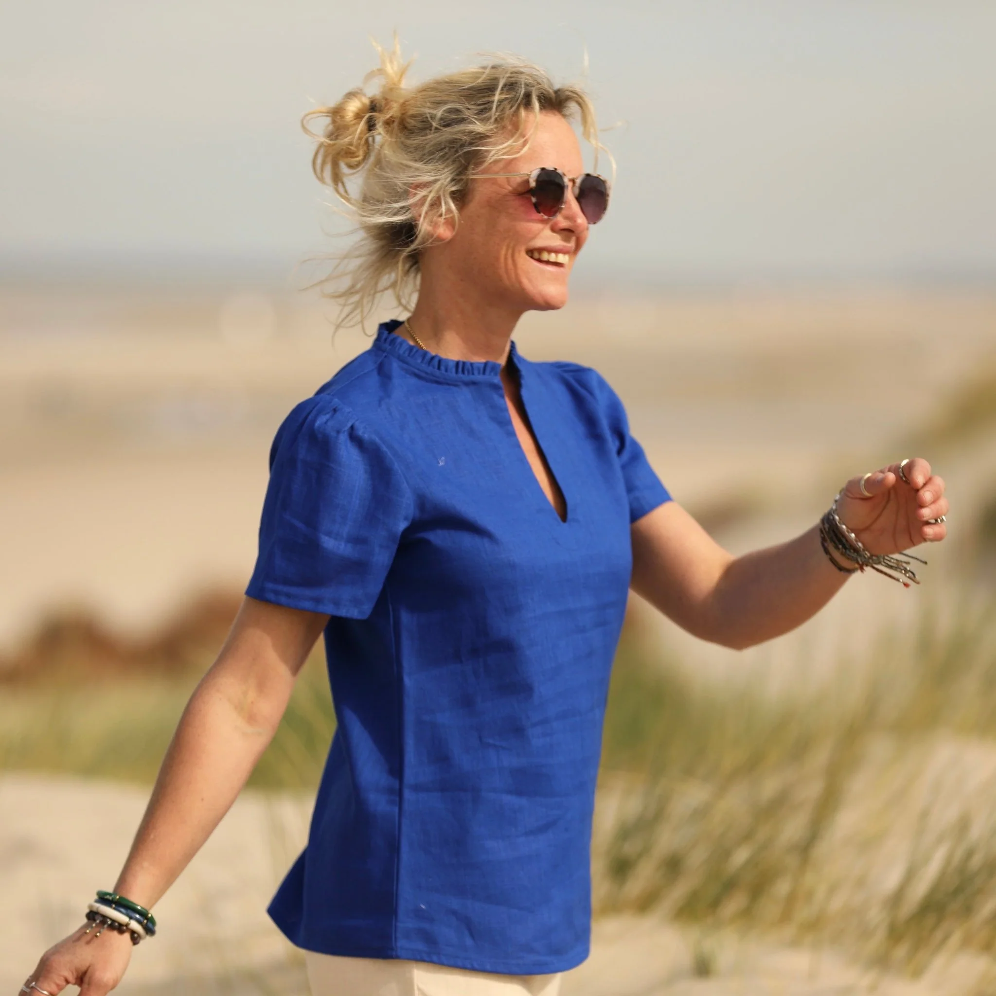 Blouse Ernestine en lin bleu majorelle