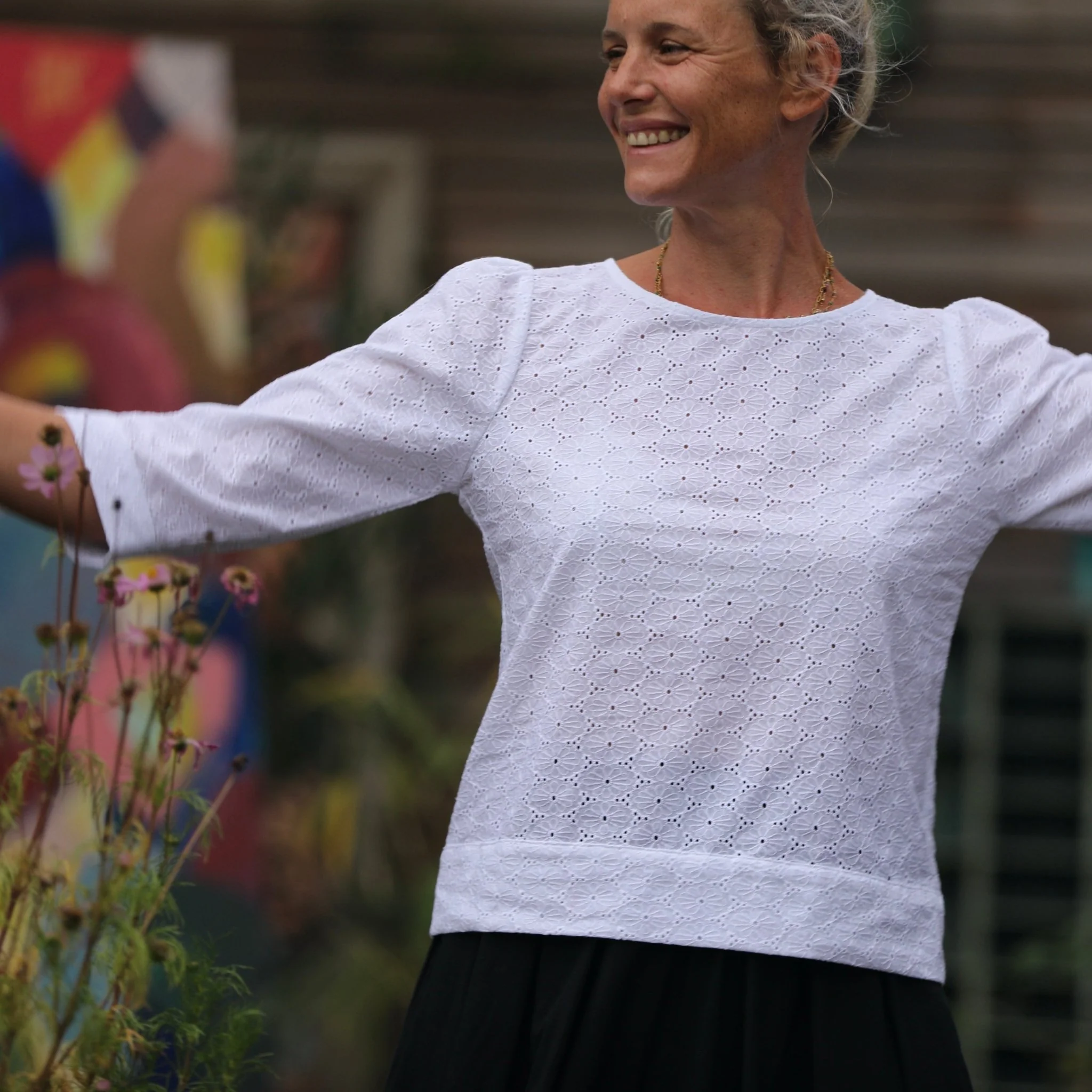 Blouse Eulalie col rond - manches 3/4 - broderie marguerite - Image 4