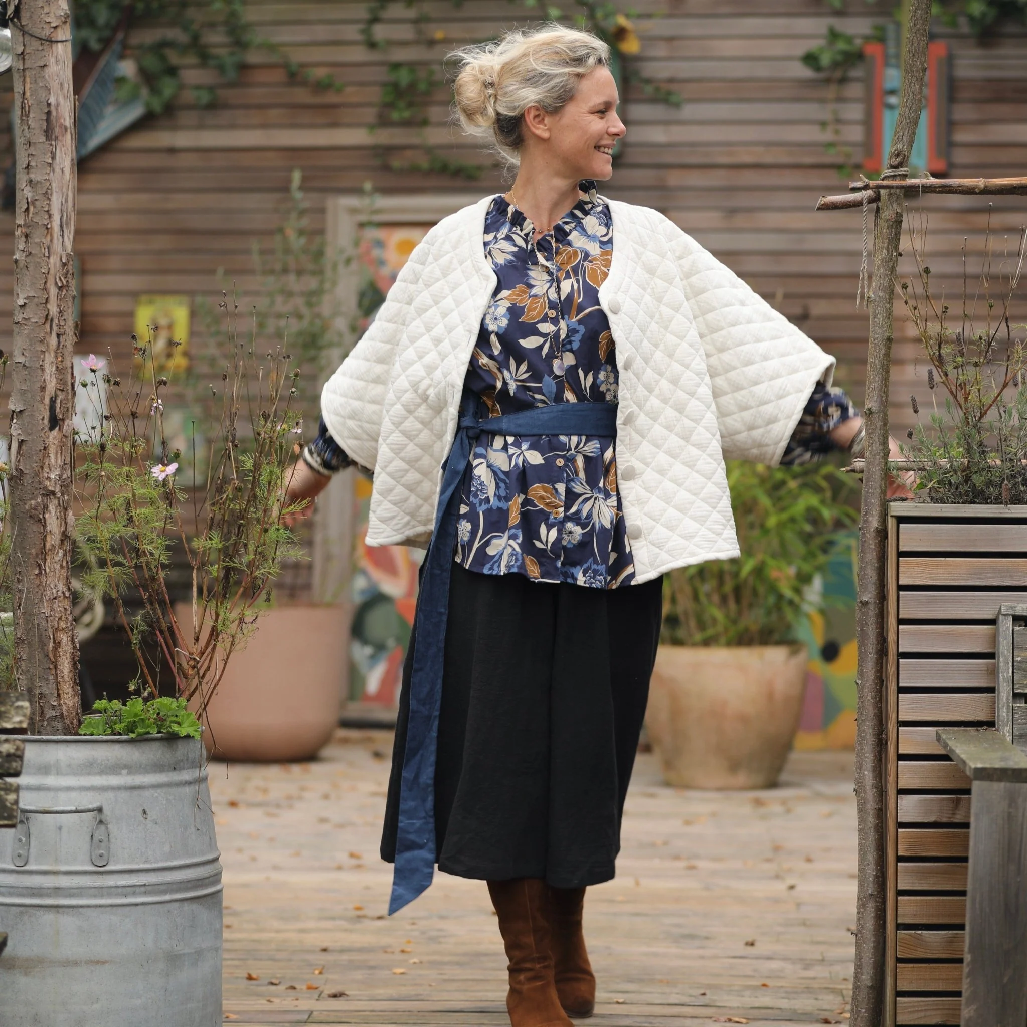 Blouse Miléna - voile de coton fleuri marine/camel - Image 6