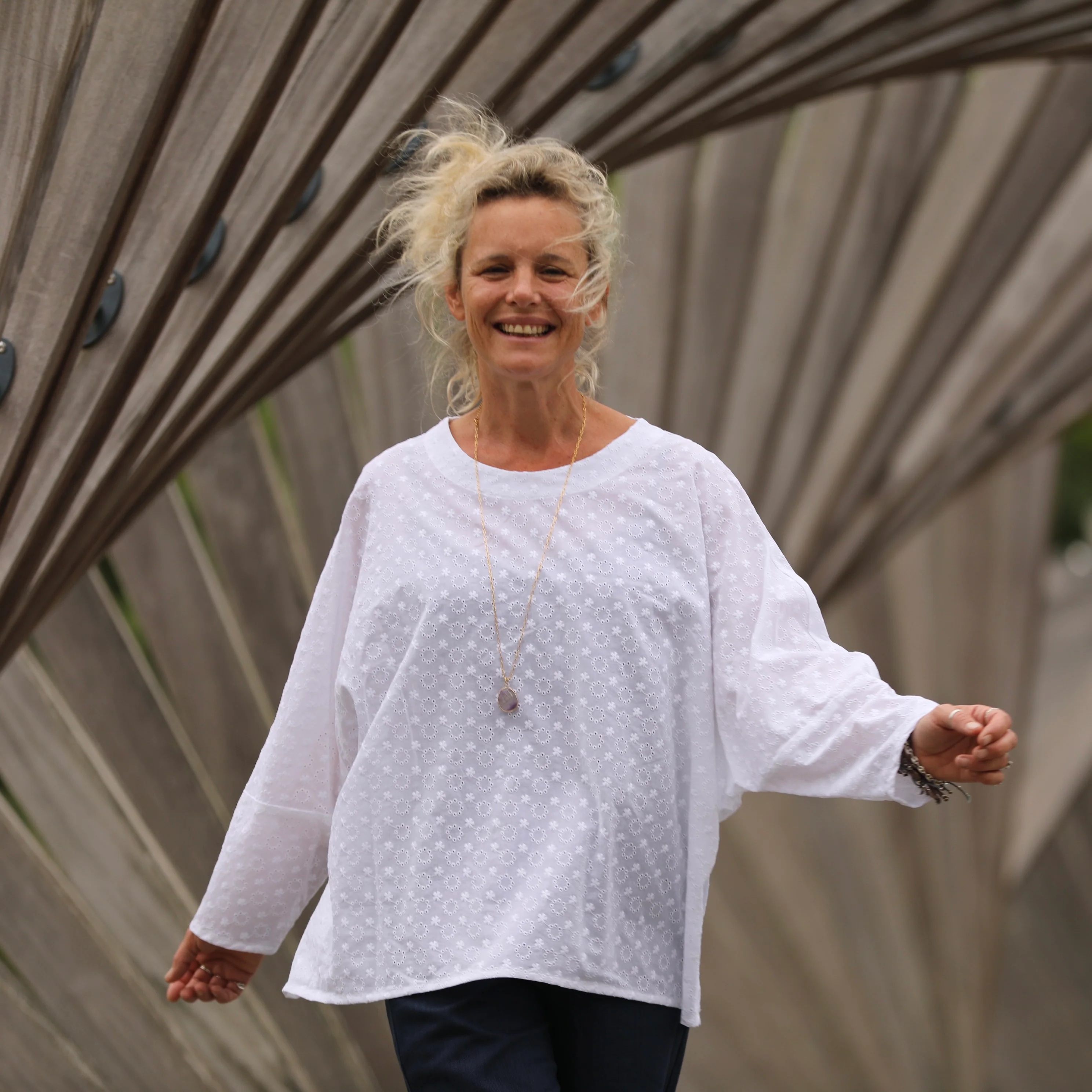 Blouse Naomie - broderie fleurie blanche - Image 9