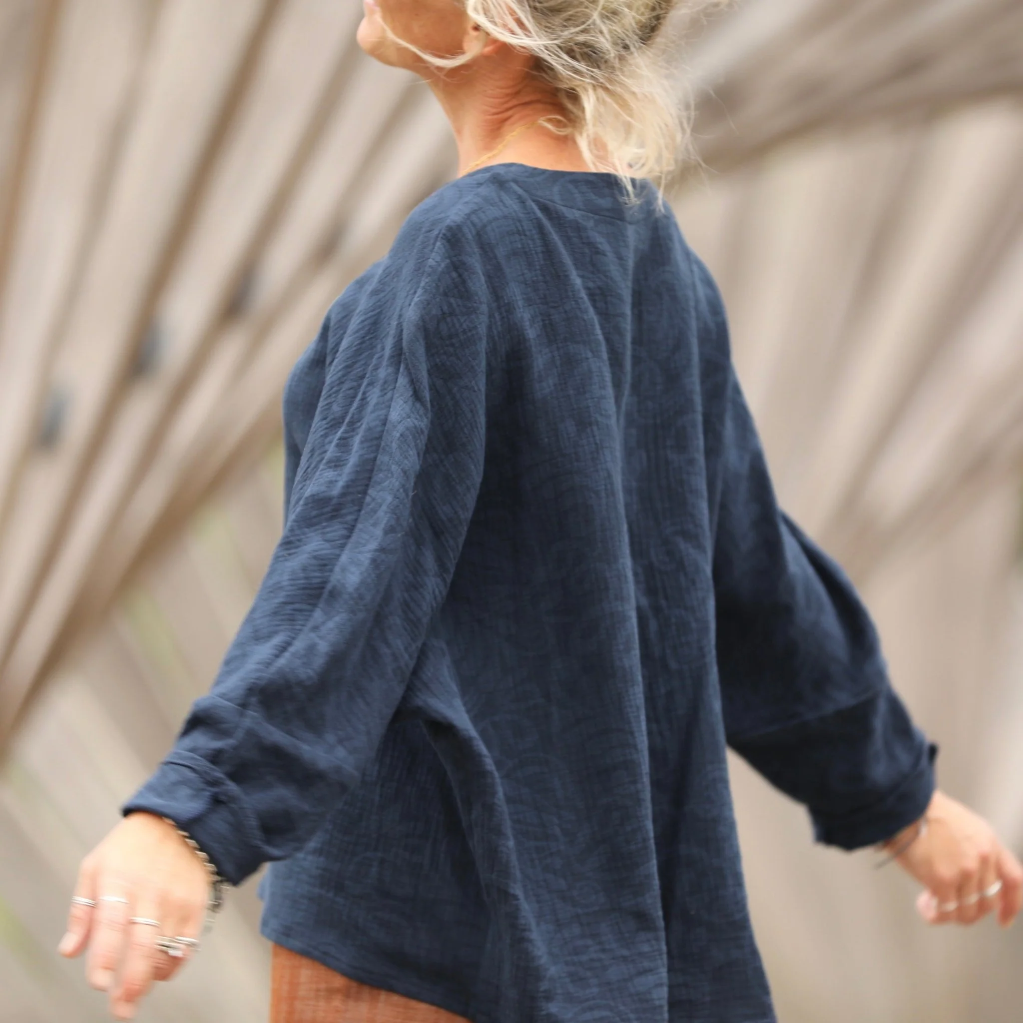 Blouse Naomie - Double gaze de coton/lin jacquard fleuri marine - Image 3
