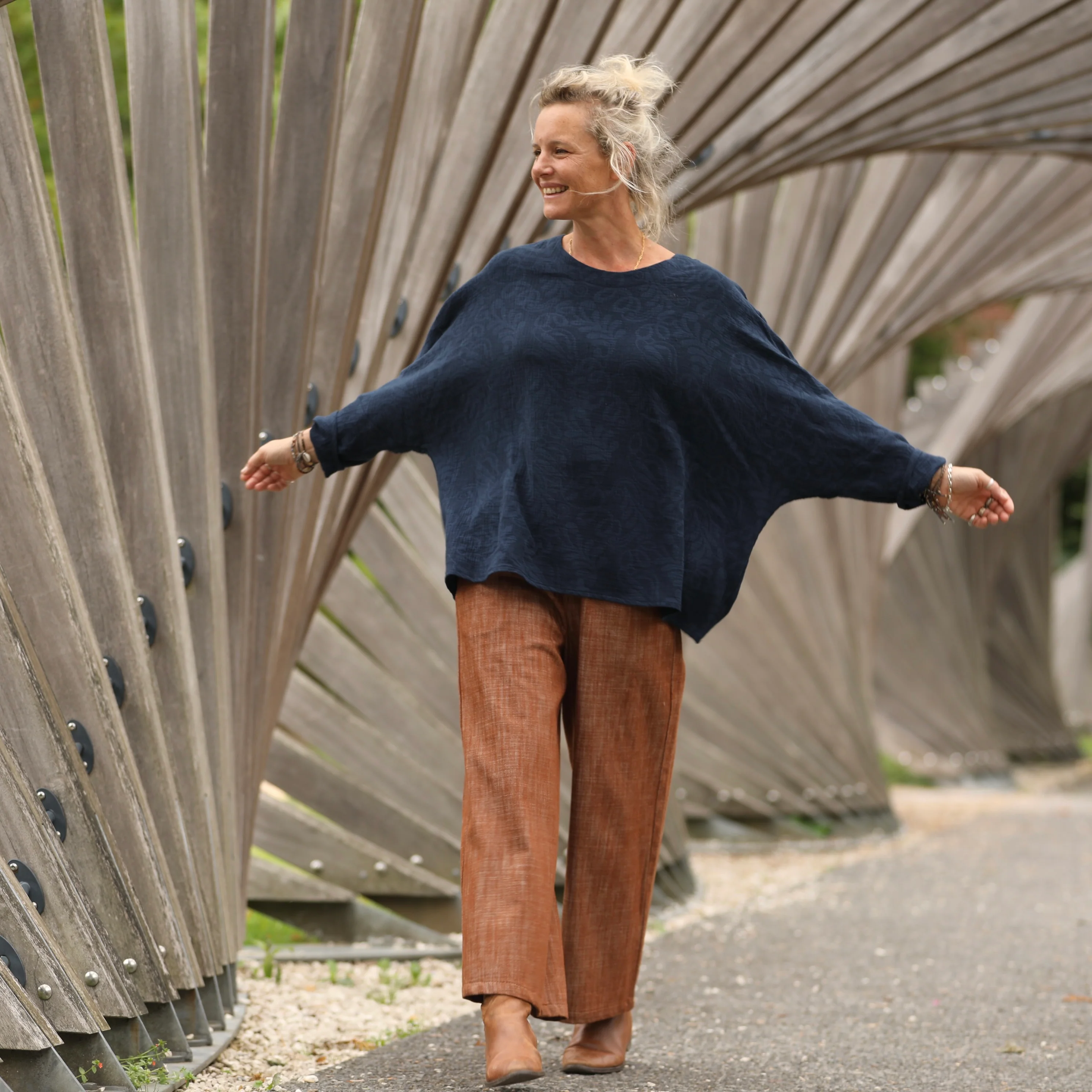 Blouse Naomie - Double gaze de coton/lin jacquard fleuri marine - Image 5