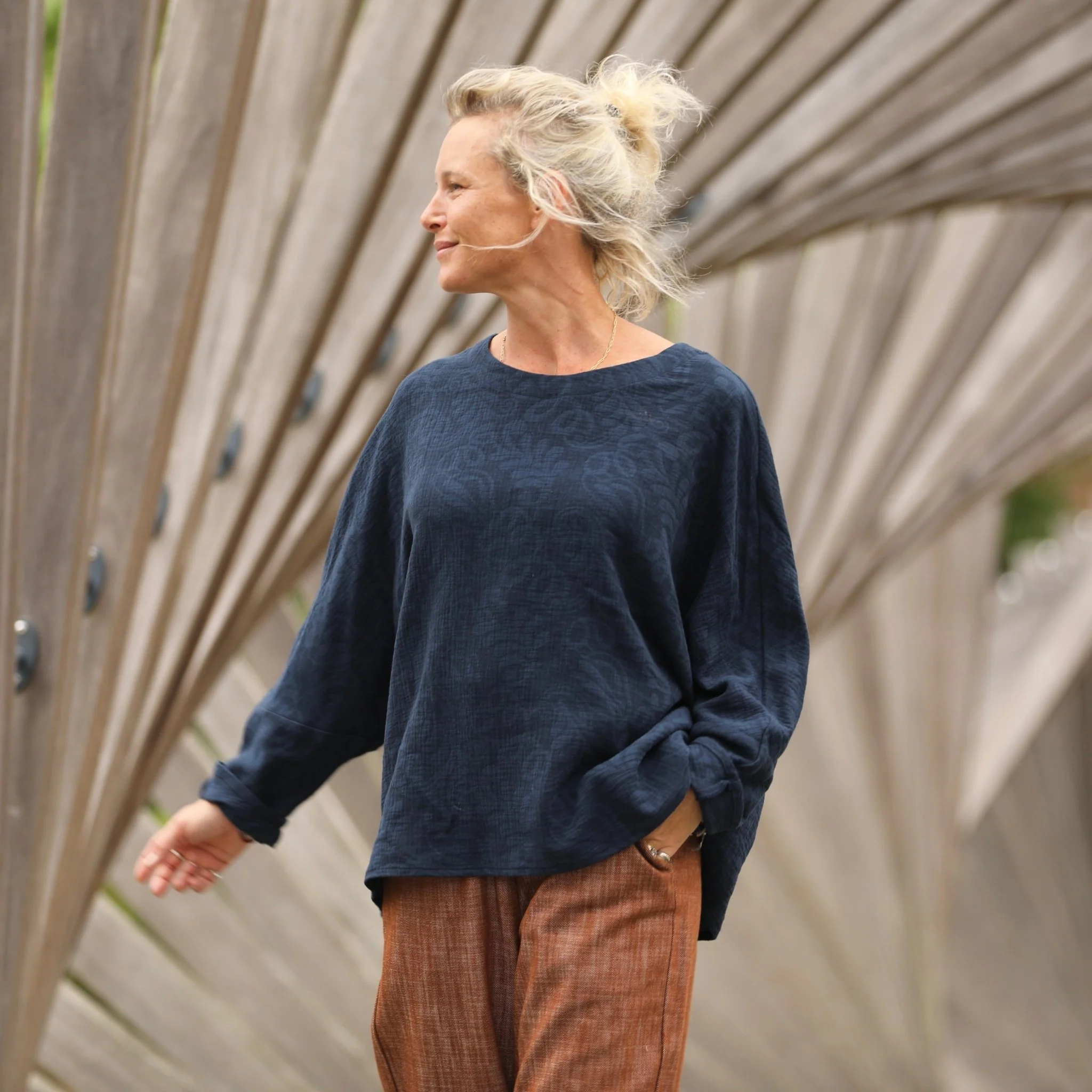 Blouse Naomie - Double gaze de coton/lin jacquard fleuri marine - Image 7