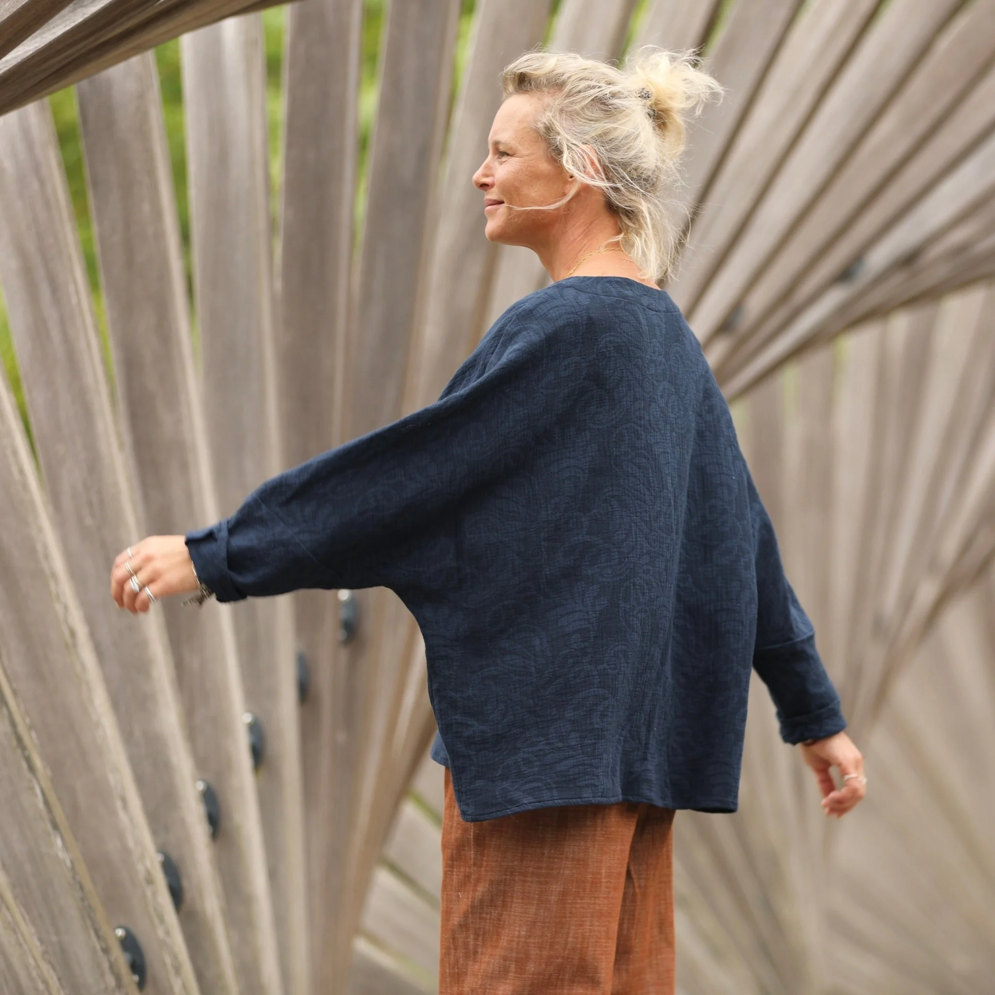 Blouse Naomie - Double gaze de coton/lin jacquard fleuri marine - Image 8