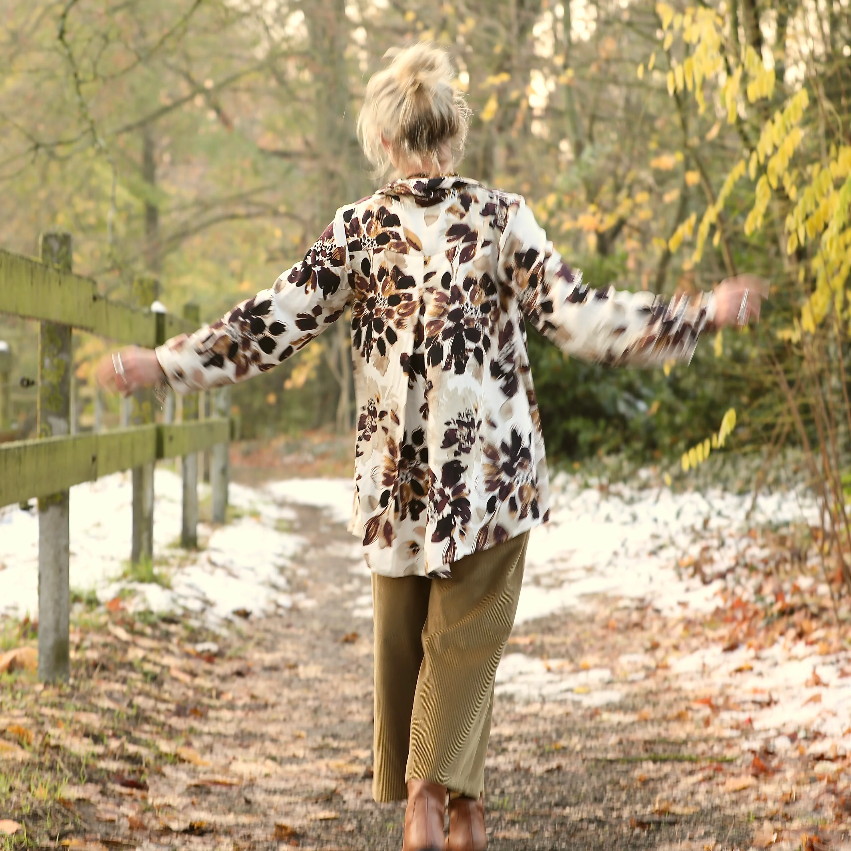 Chemise Caroline - Viscose Fleurs de Moka - Image 4