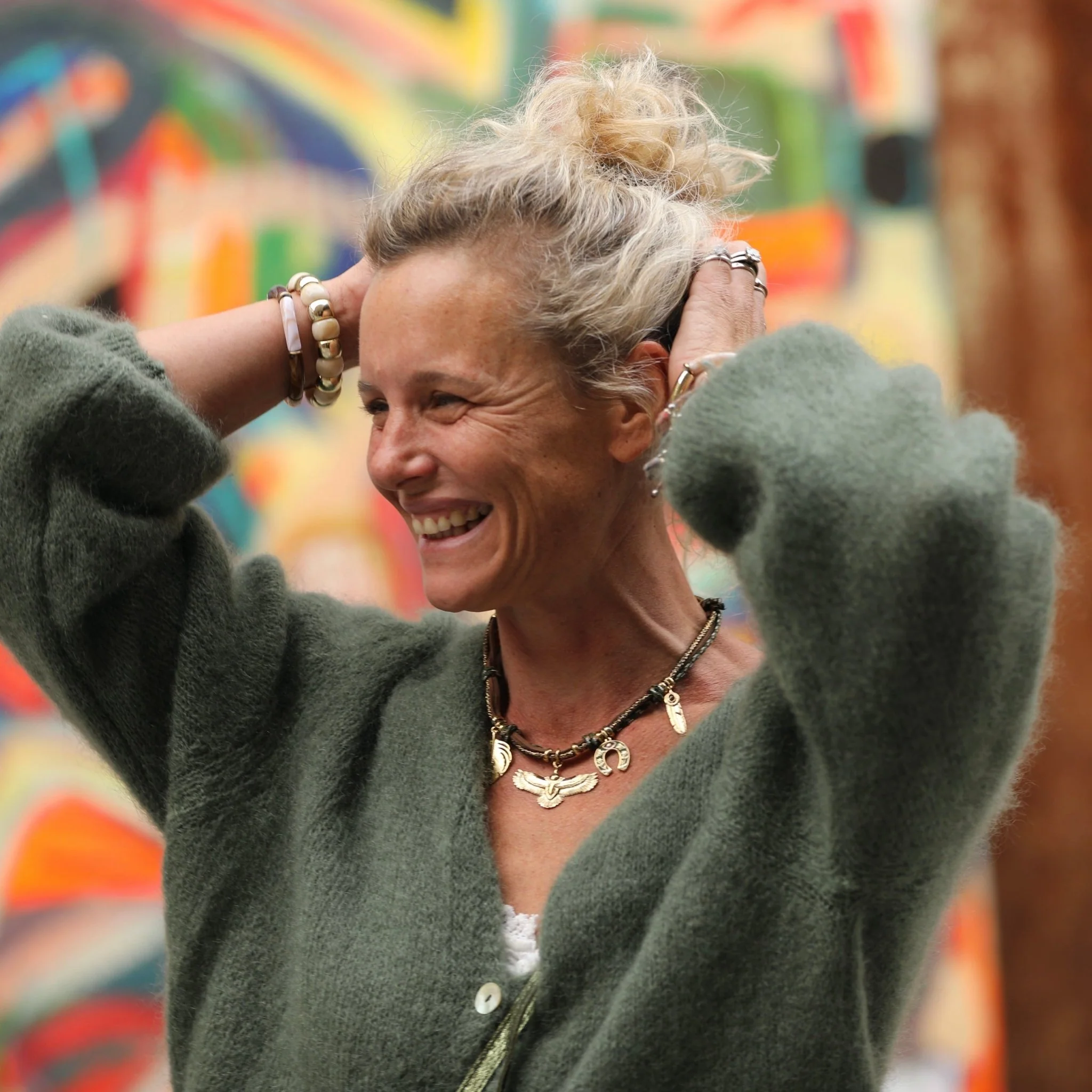 Collier Solstice – Grigris dorés - Image 4