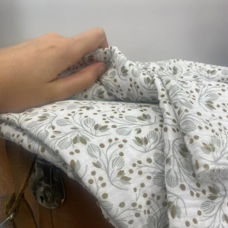 Coupon - double gaze de coton fleurs kaki 140x140 cm (E28) - Image 2