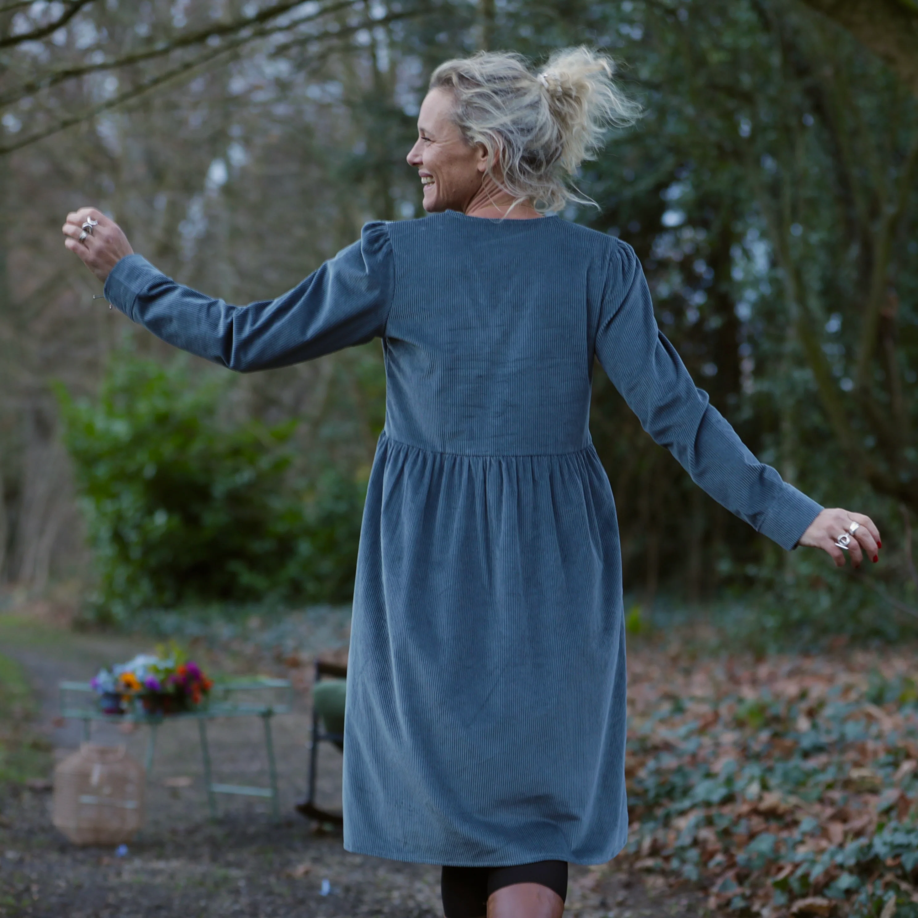 Robe Edonie coupe midi - Velours côtelé bleu grisé - Image 9