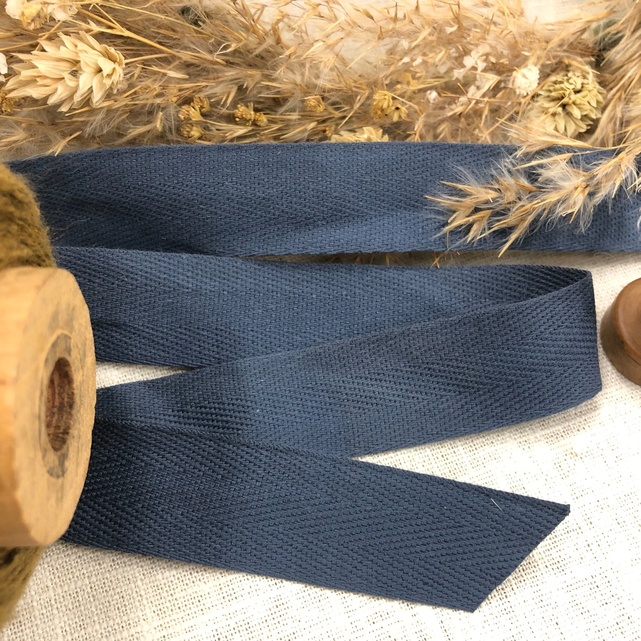 Galon de sergé chevron bleu navy 2 cm - au mètre