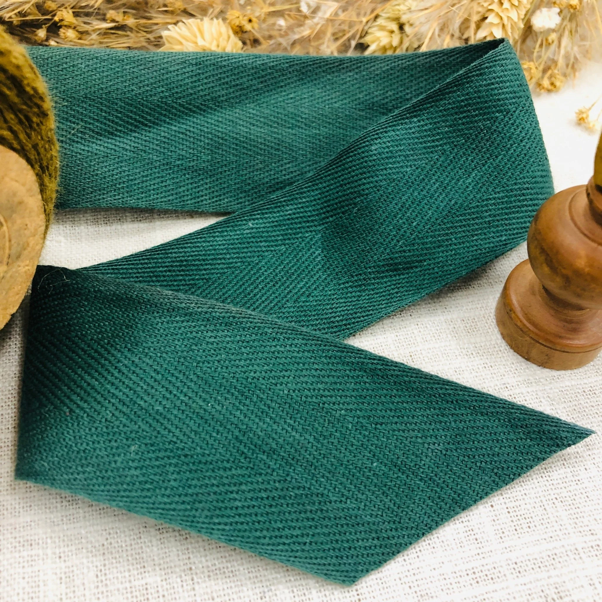 Galon de sergé chevron vert foncé 3,5 cm - au mètre