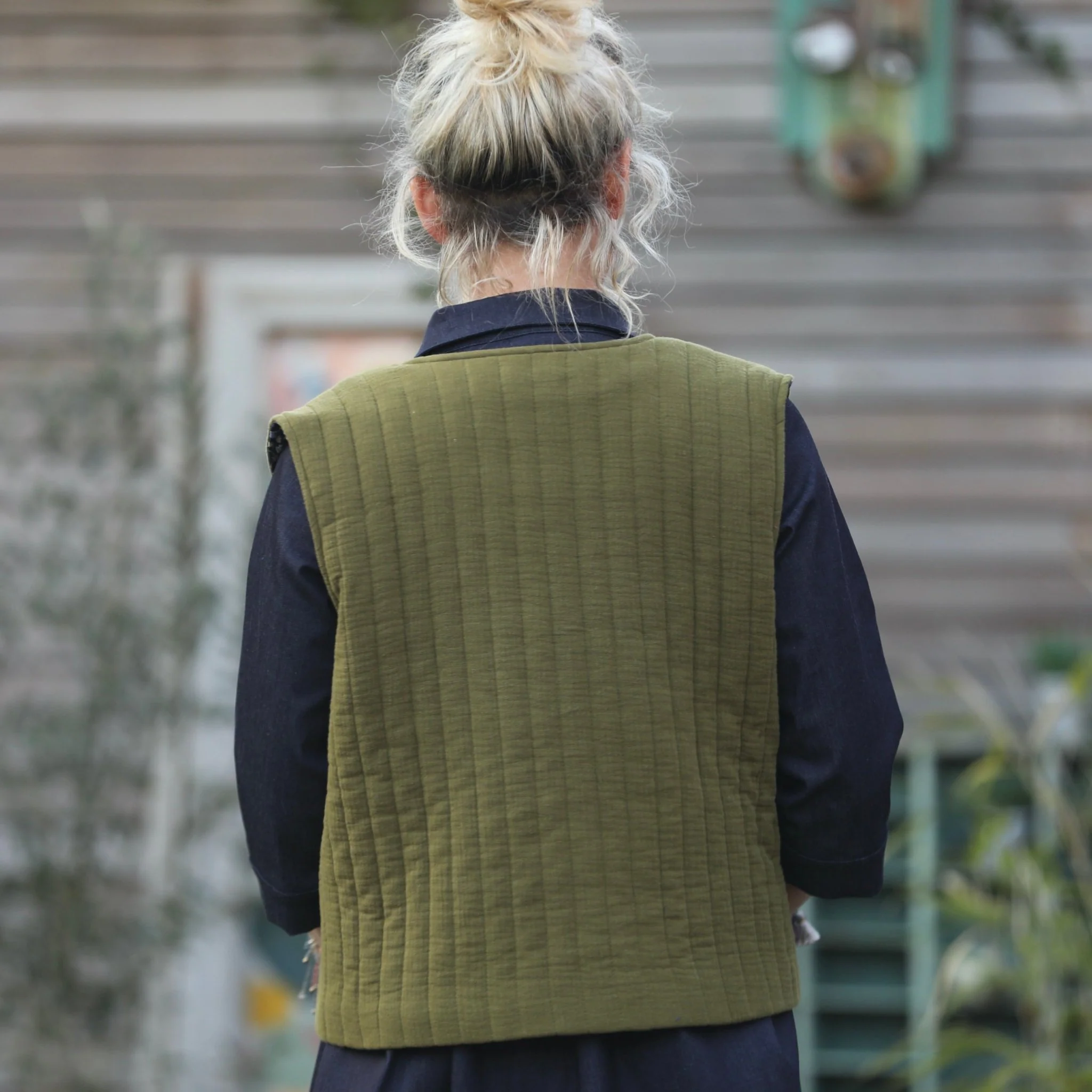 Gilet Basile matelassé en double gaze de coton vert kaki - Image 5