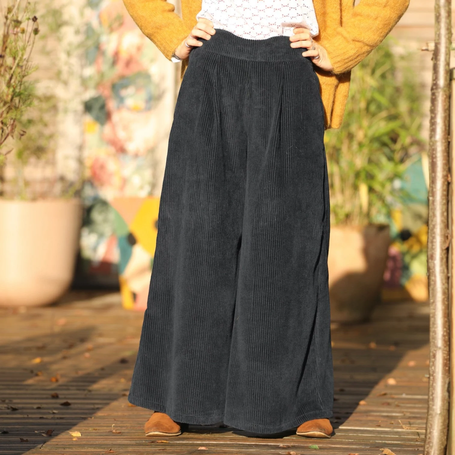Jupe culotte Arielle en velours côtelé bleu marine - Image 3