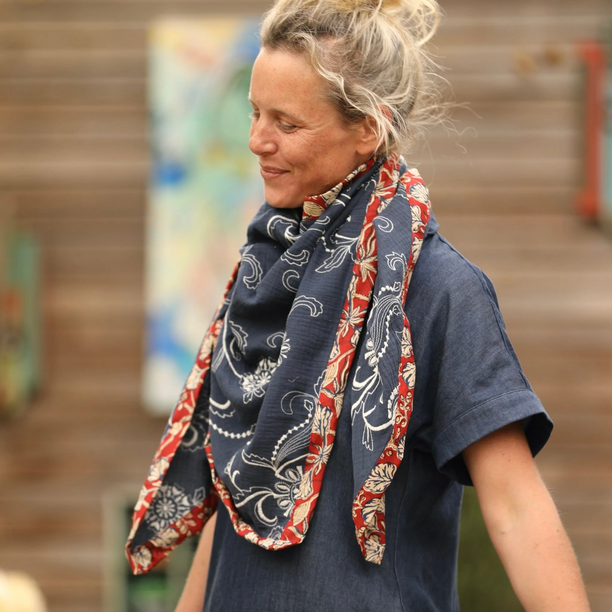 Le foulard Calista Marine brodé/Anaya - Image 4