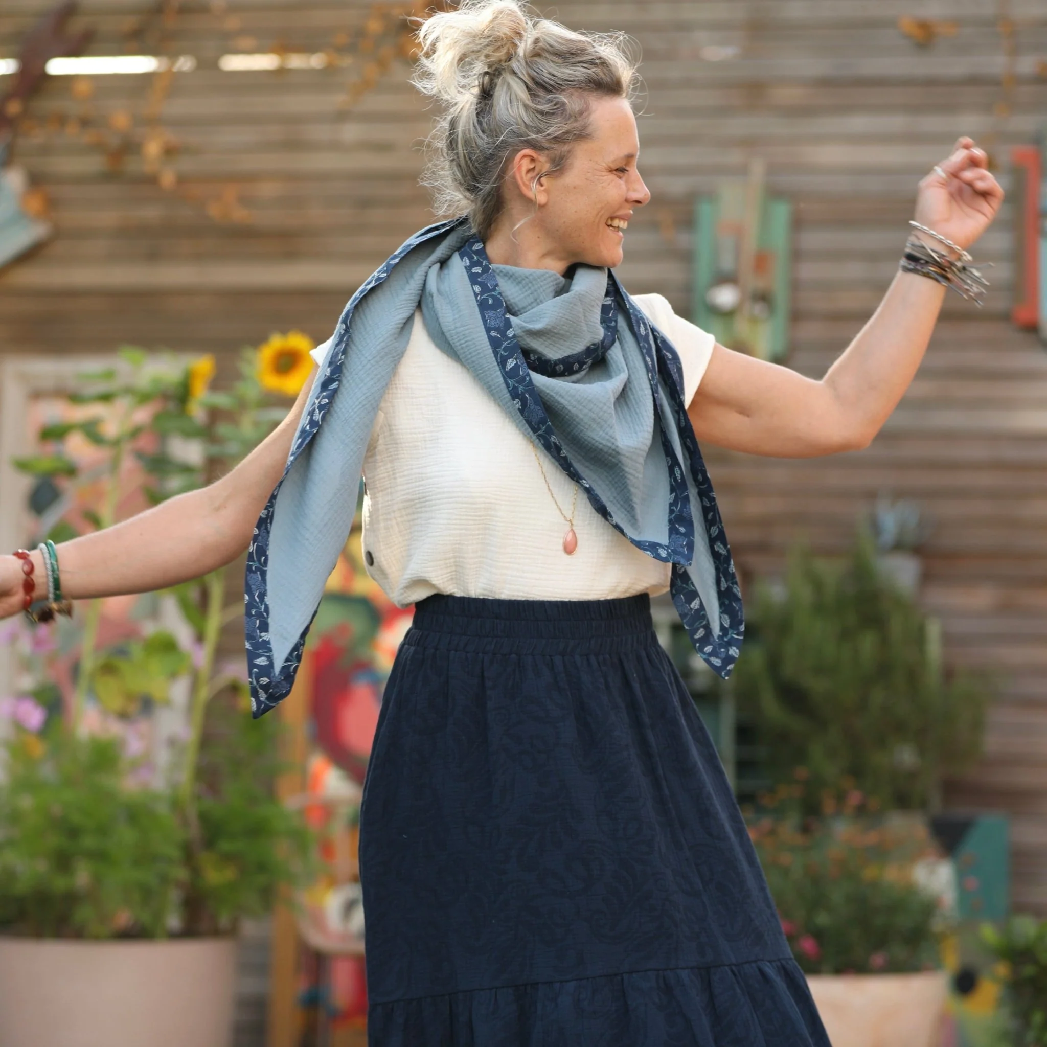 Le foulard Calista Navy / Océan - Image 3