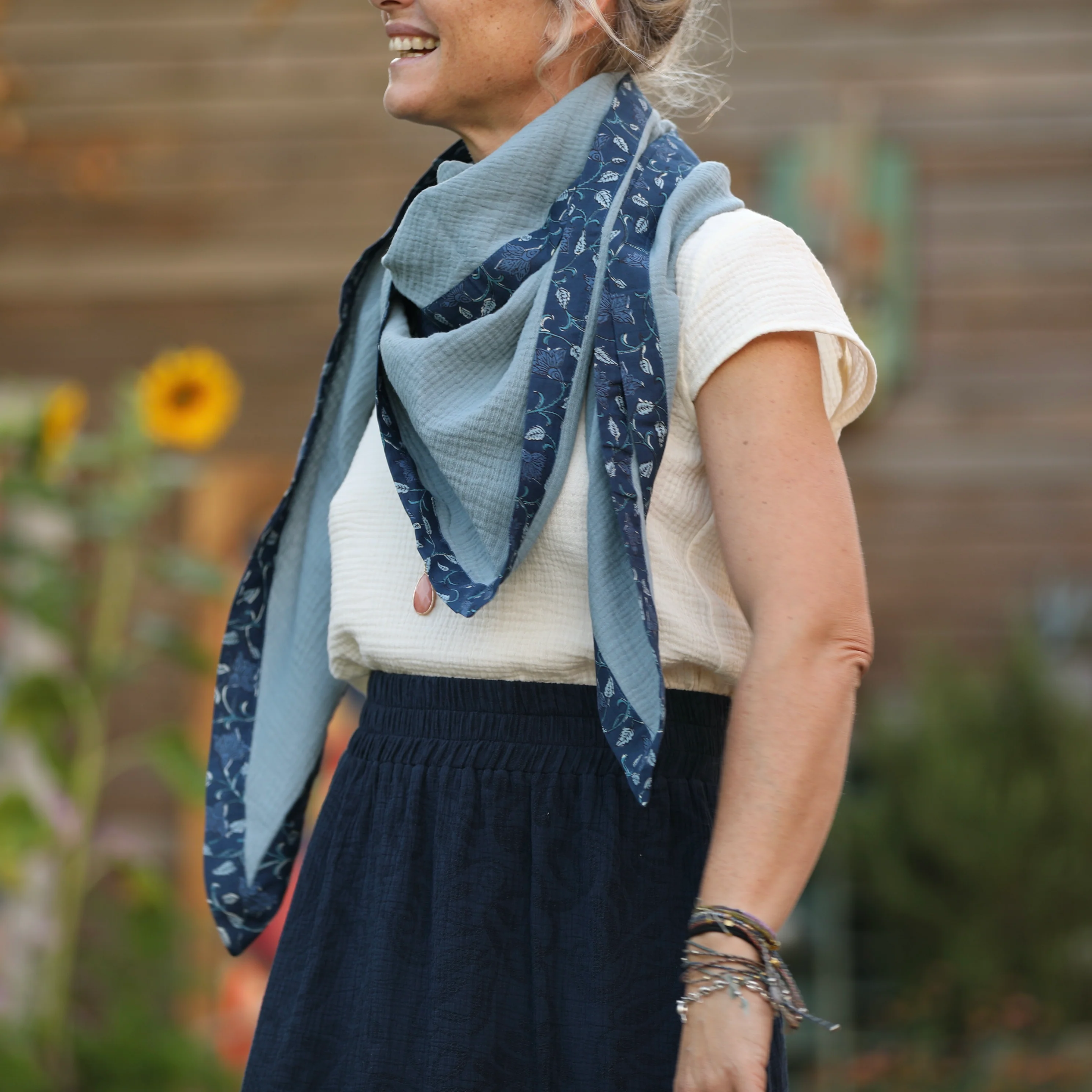 Le foulard Calista Navy / Océan - Image 5