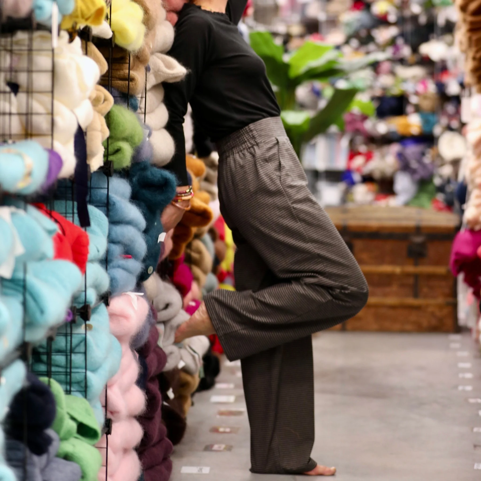 Le Pantalon Cocoon Louis — flanelle douce à carreaux noir ficelle - Image 3