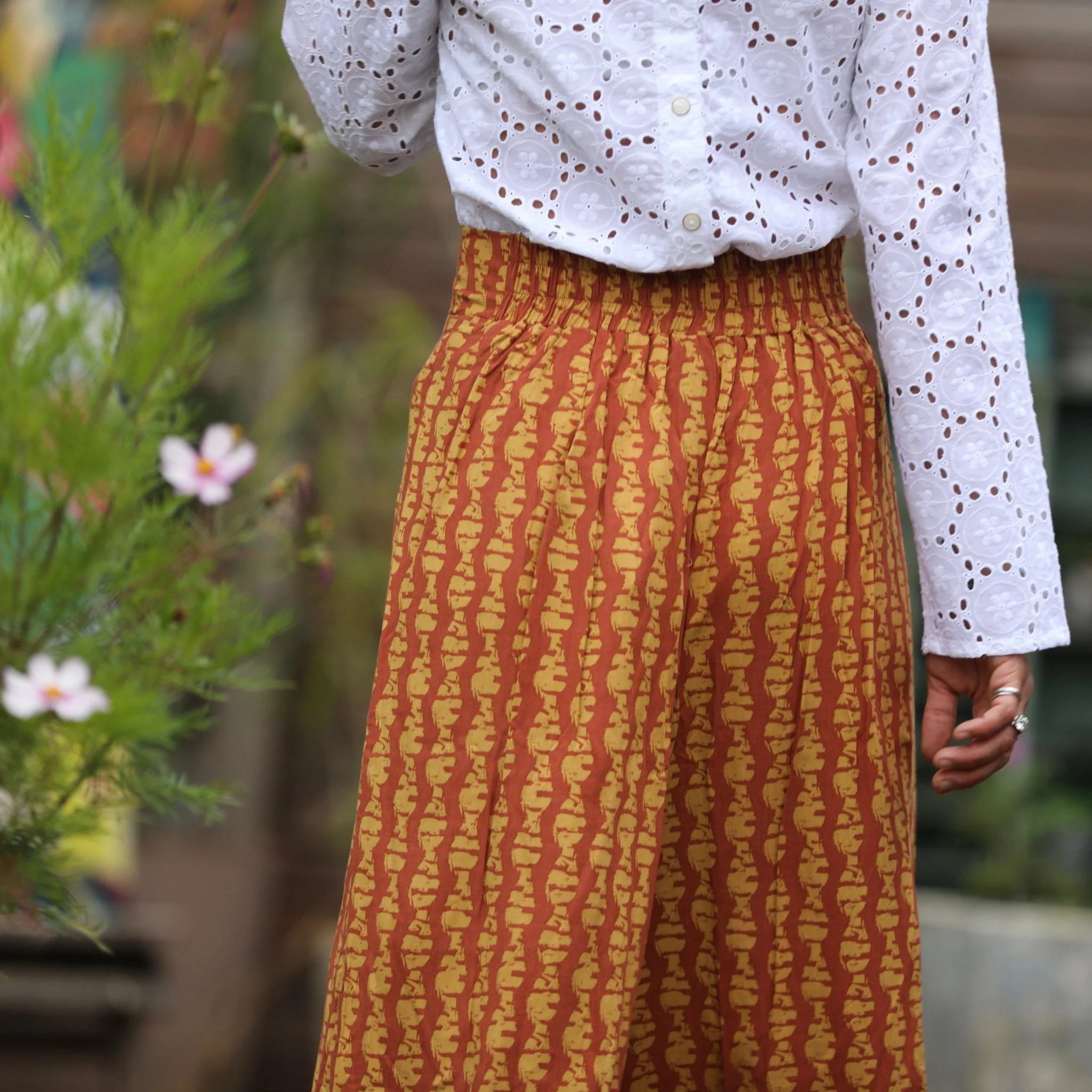 Pantalon drapé Mathilde - viscose batik terracotta - Image 2