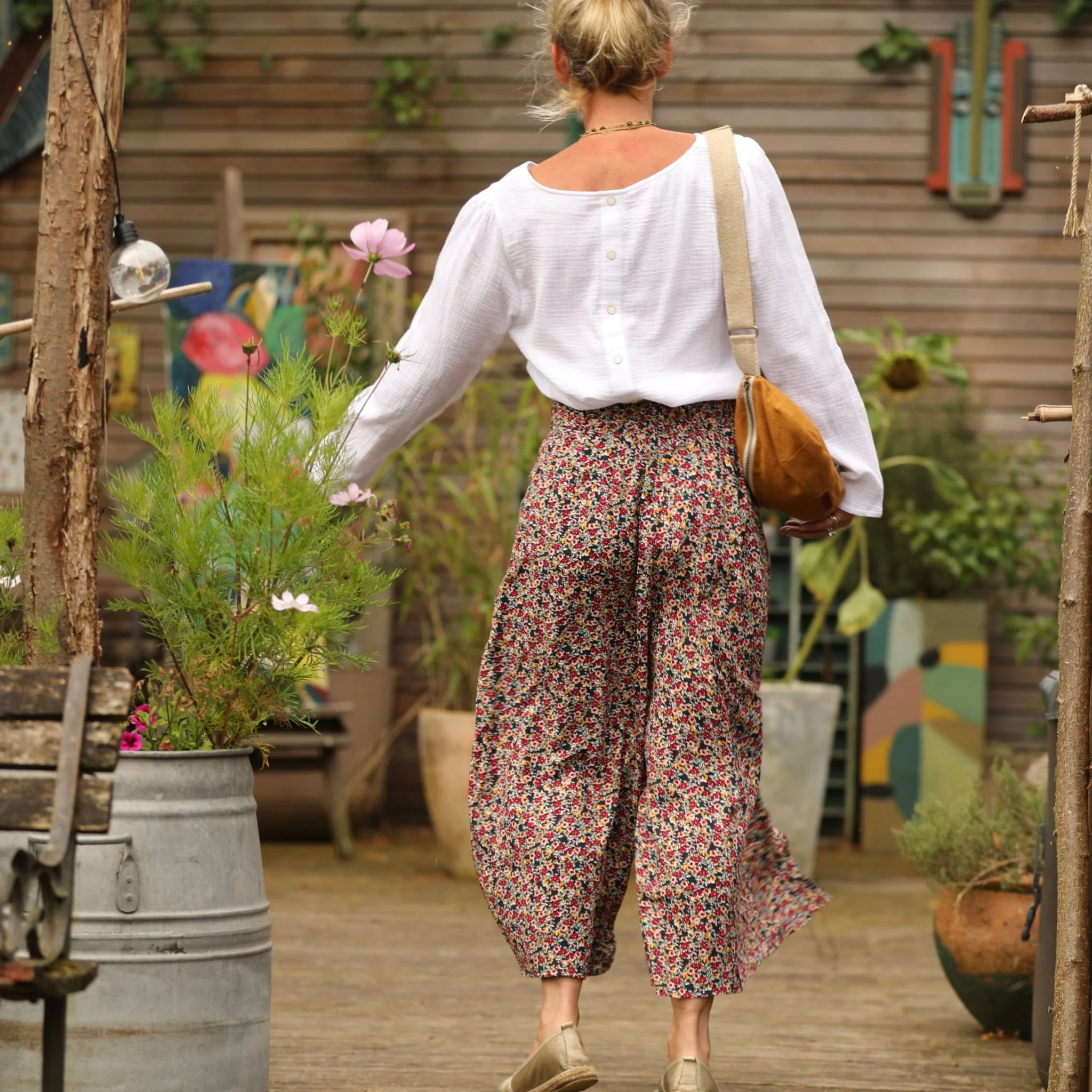 Pantalon drapé Mathilde - viscose fleuri d'été - Image 3