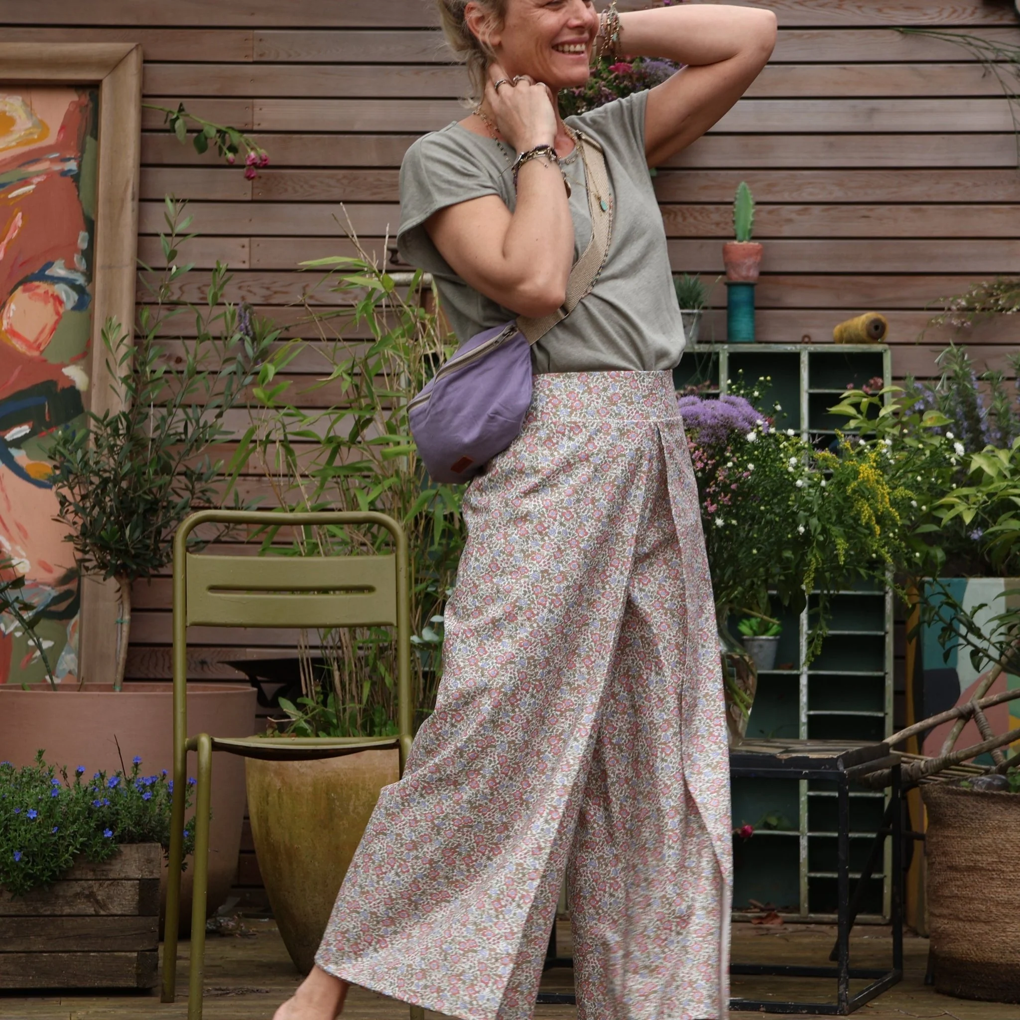 Pantalon drapé Mathilde - sergé de coton fleuri d'été - Image 5