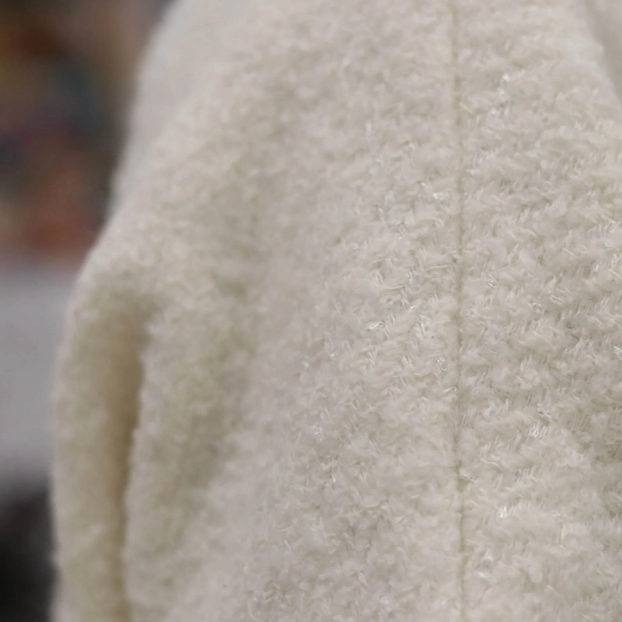 Le Poncho Douillet Pétronille - tweed bouclette blanc cassé - Image 9