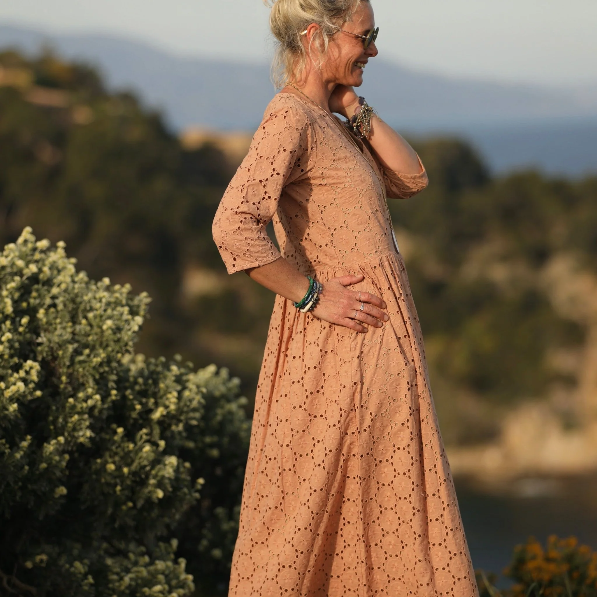 Robe Anastasia brodée cassonade - Image 3