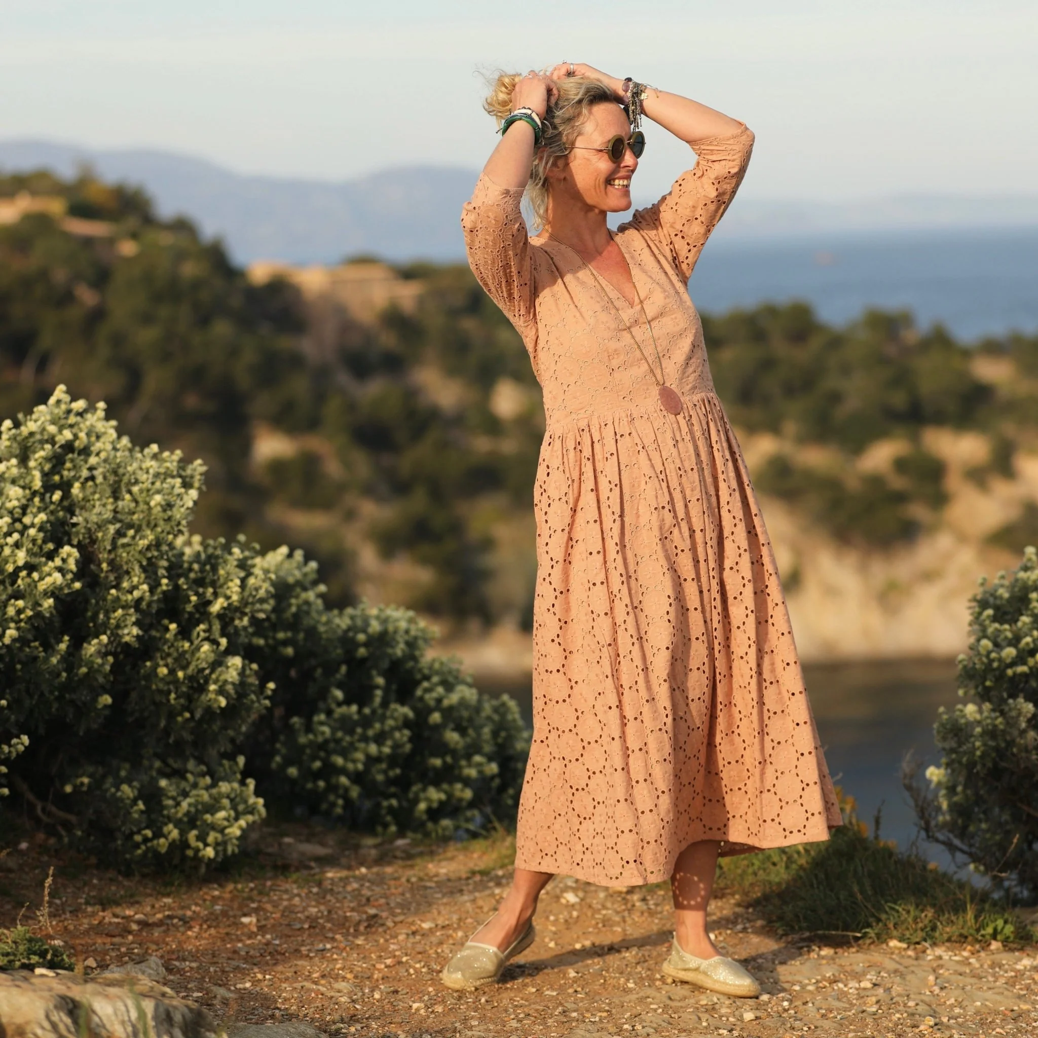Robe Anastasia brodée cassonade - Image 5