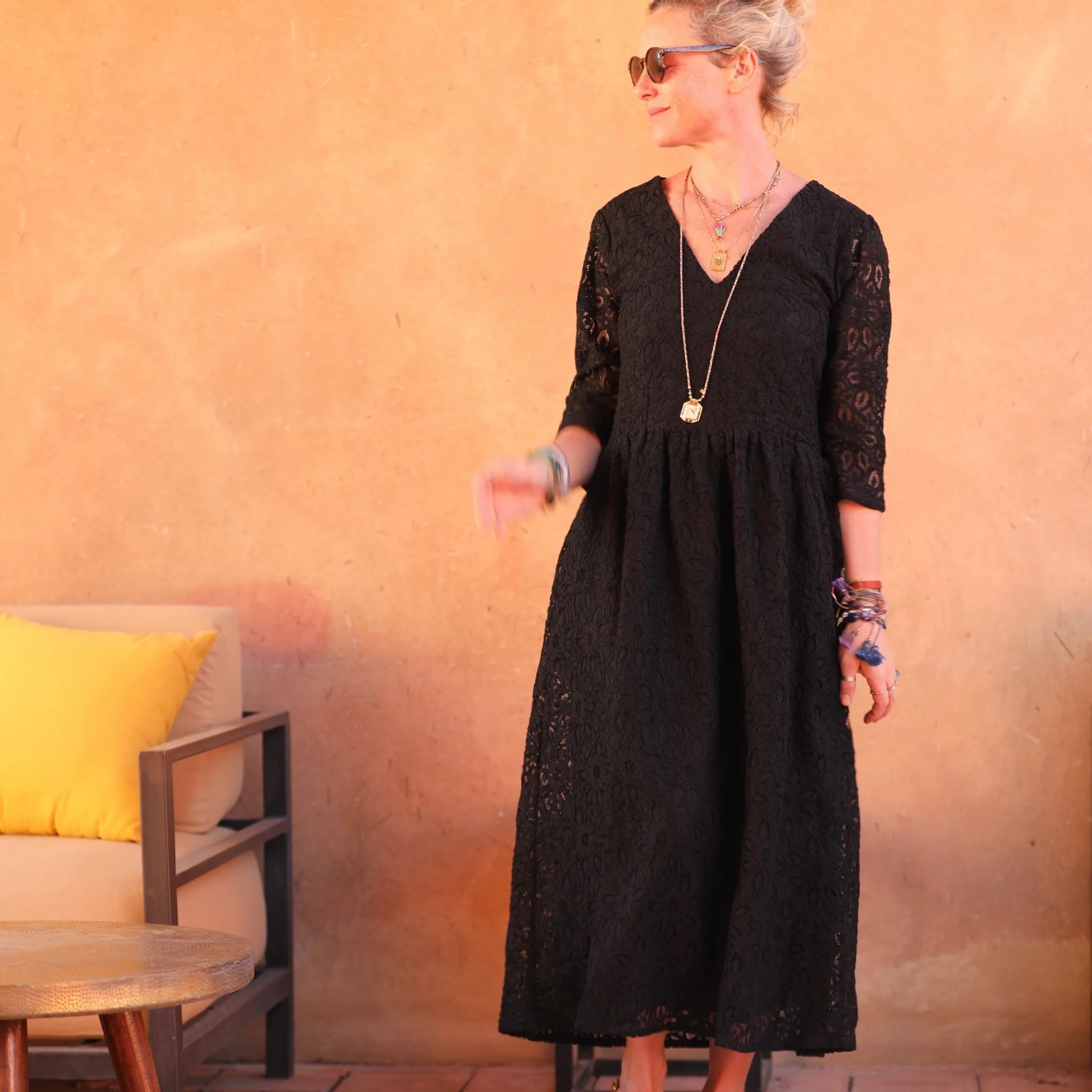 Robe Anastasia broderie noire - Image 3