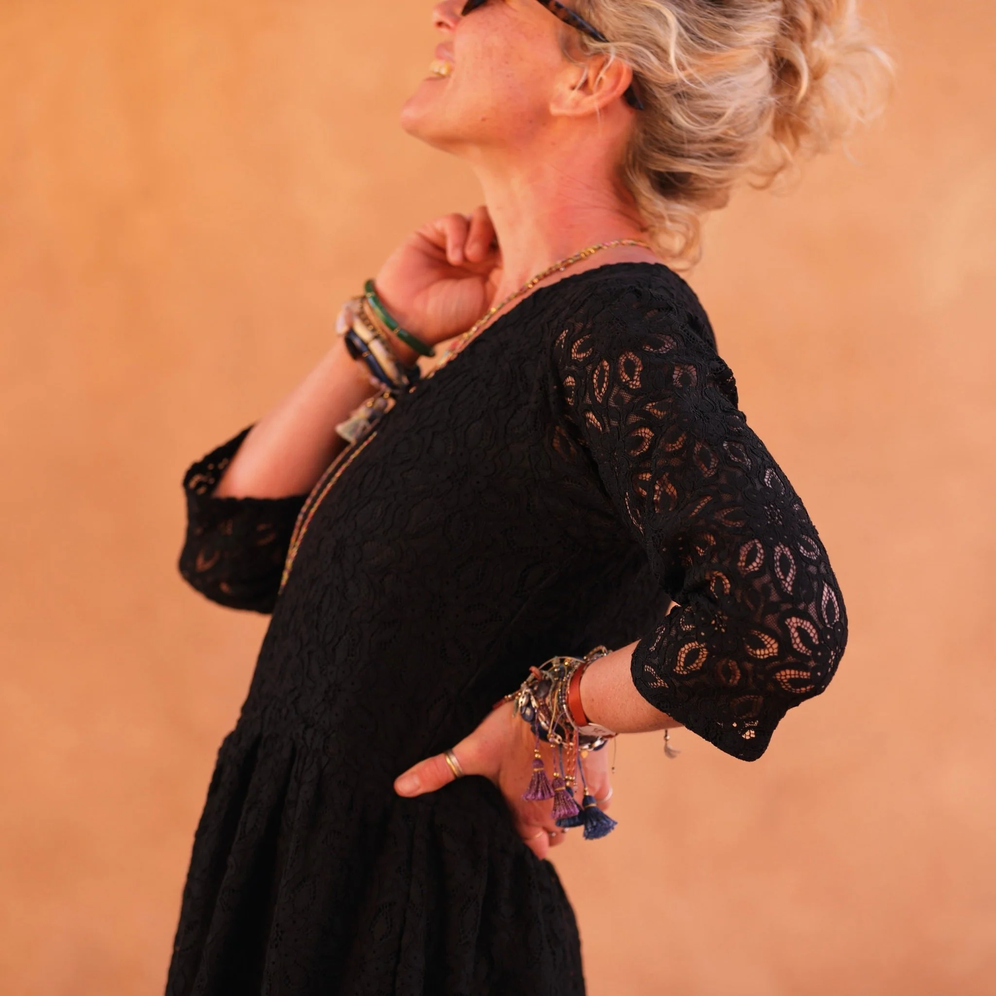 Robe Anastasia broderie noire - Image 4