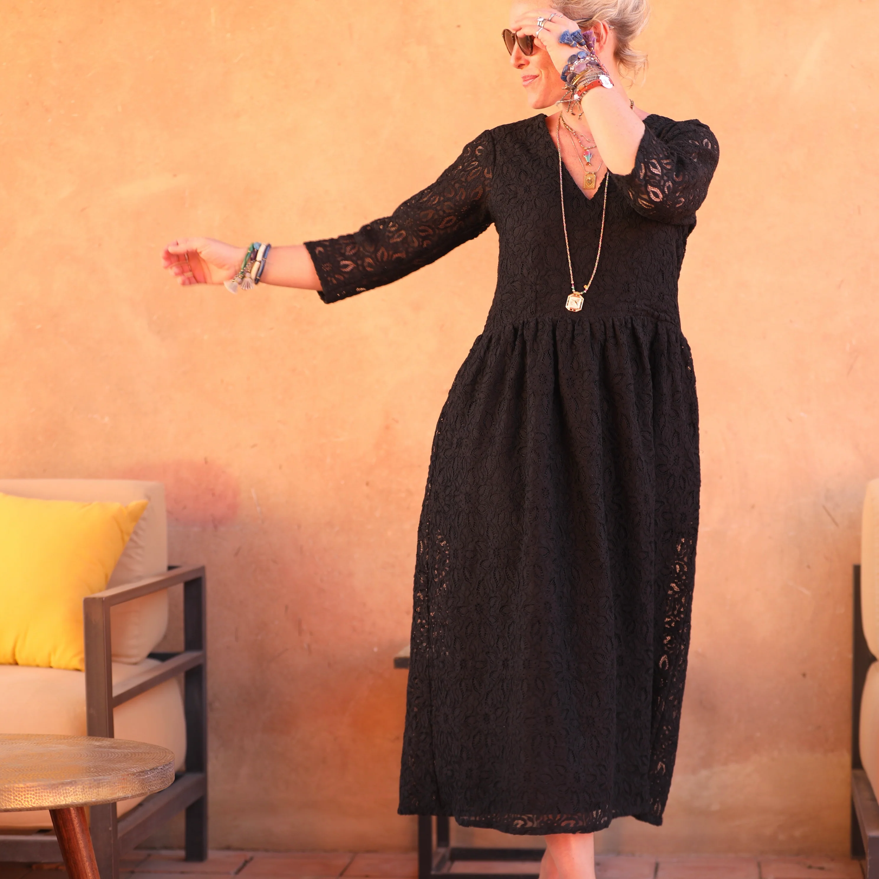 Robe Anastasia broderie noire - Image 5