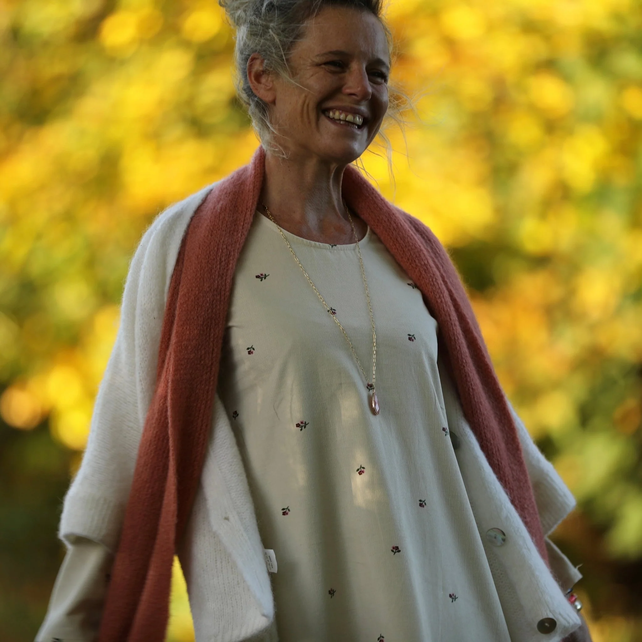 Robe Armande – Velours milleraies ivoire fleuri - Image 6
