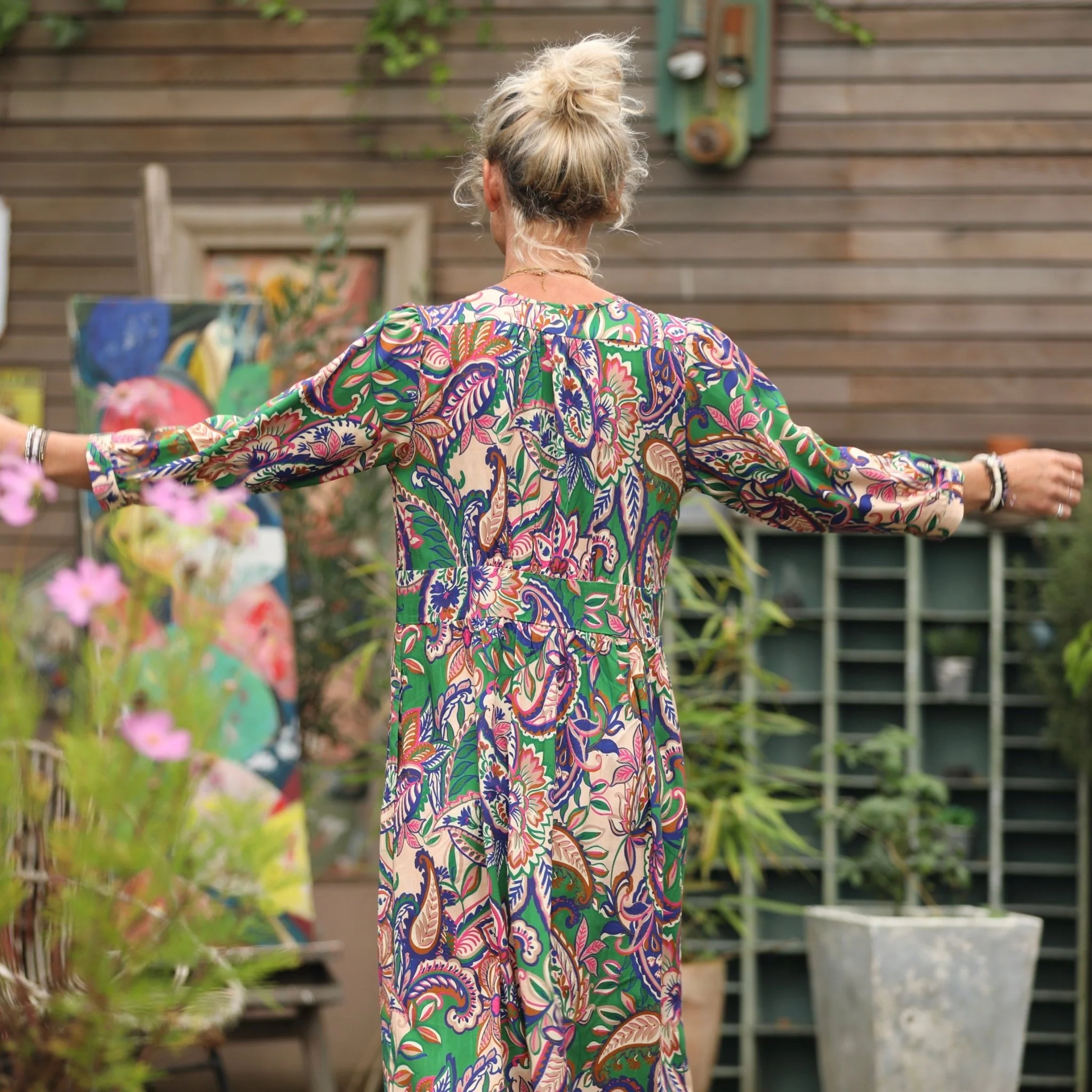 Robe Clara manches 3/4 - viscose fleuri éclatant - Image 3