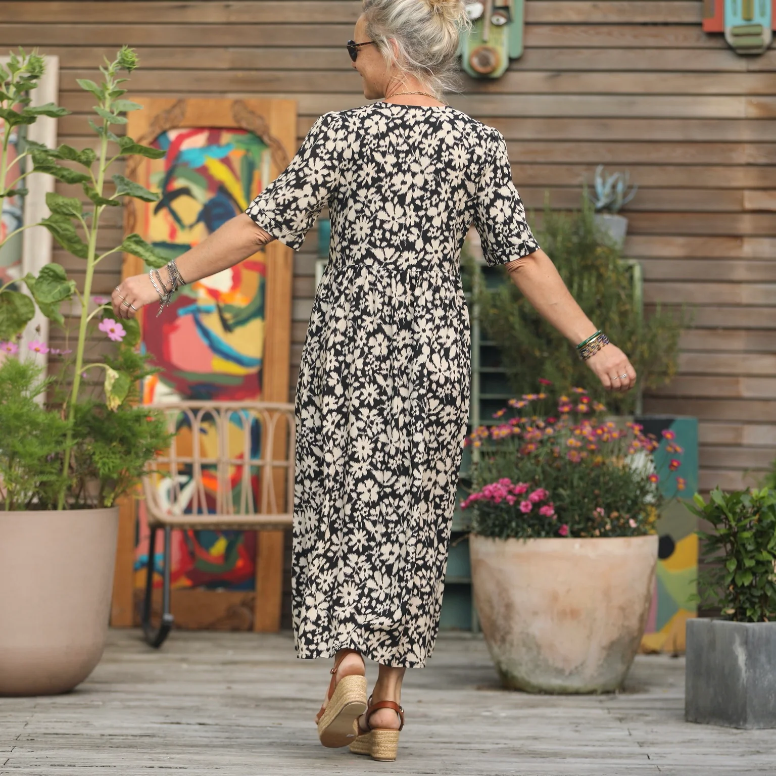 Robe Edonie - viscose fleuri graphique noir/ivoire - Image 8