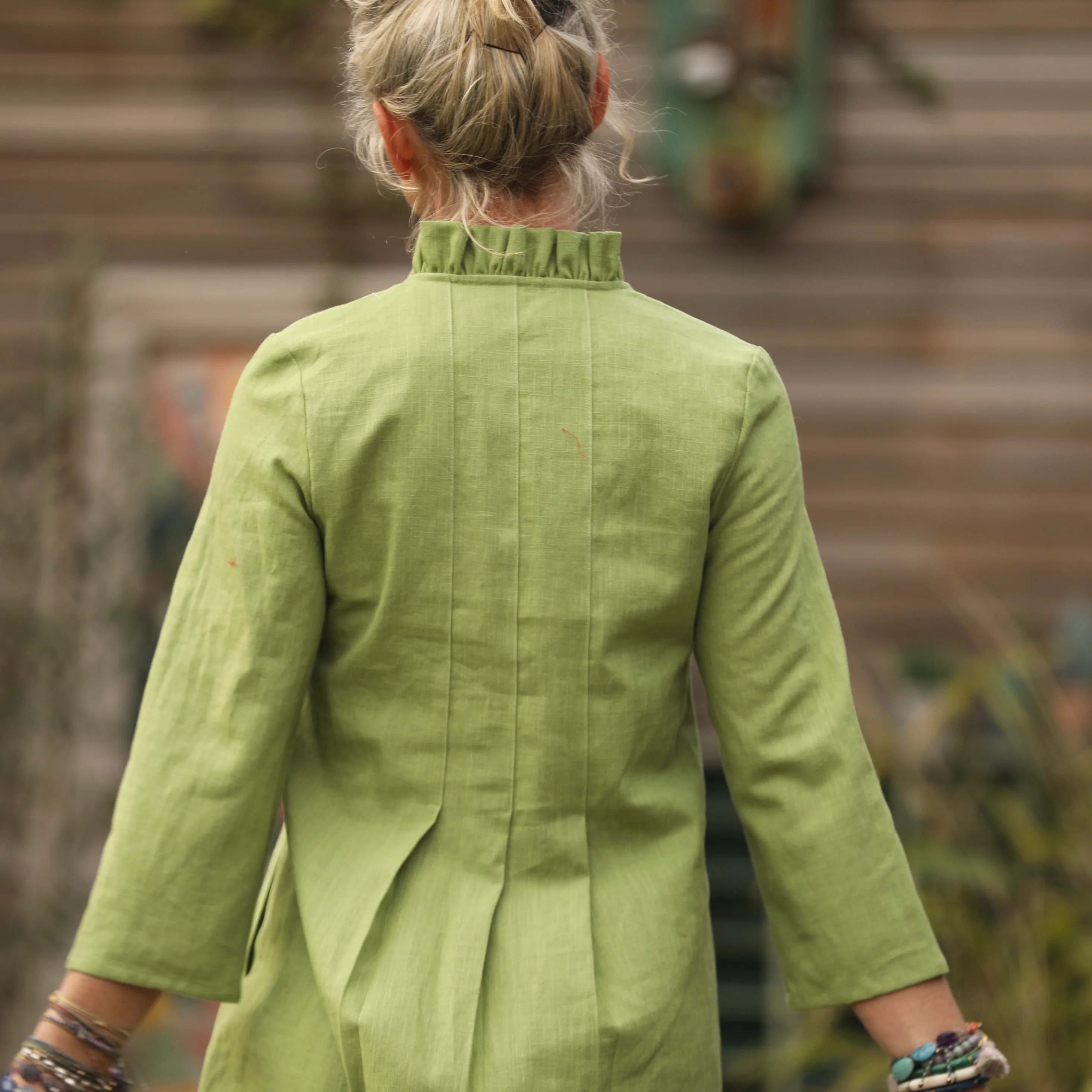 Robe Léontine en lin vert pomme - Image 9