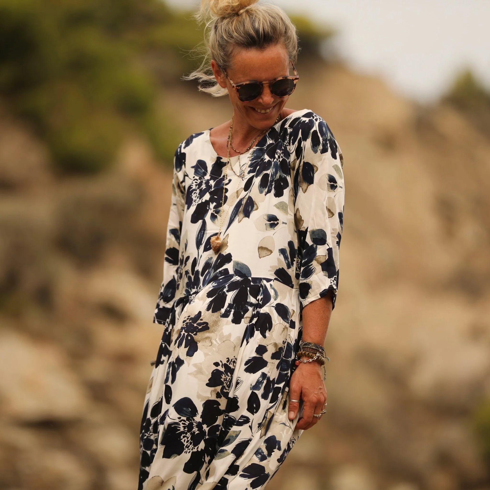 Robe Louisa viscose bouquet nuit - Image 5