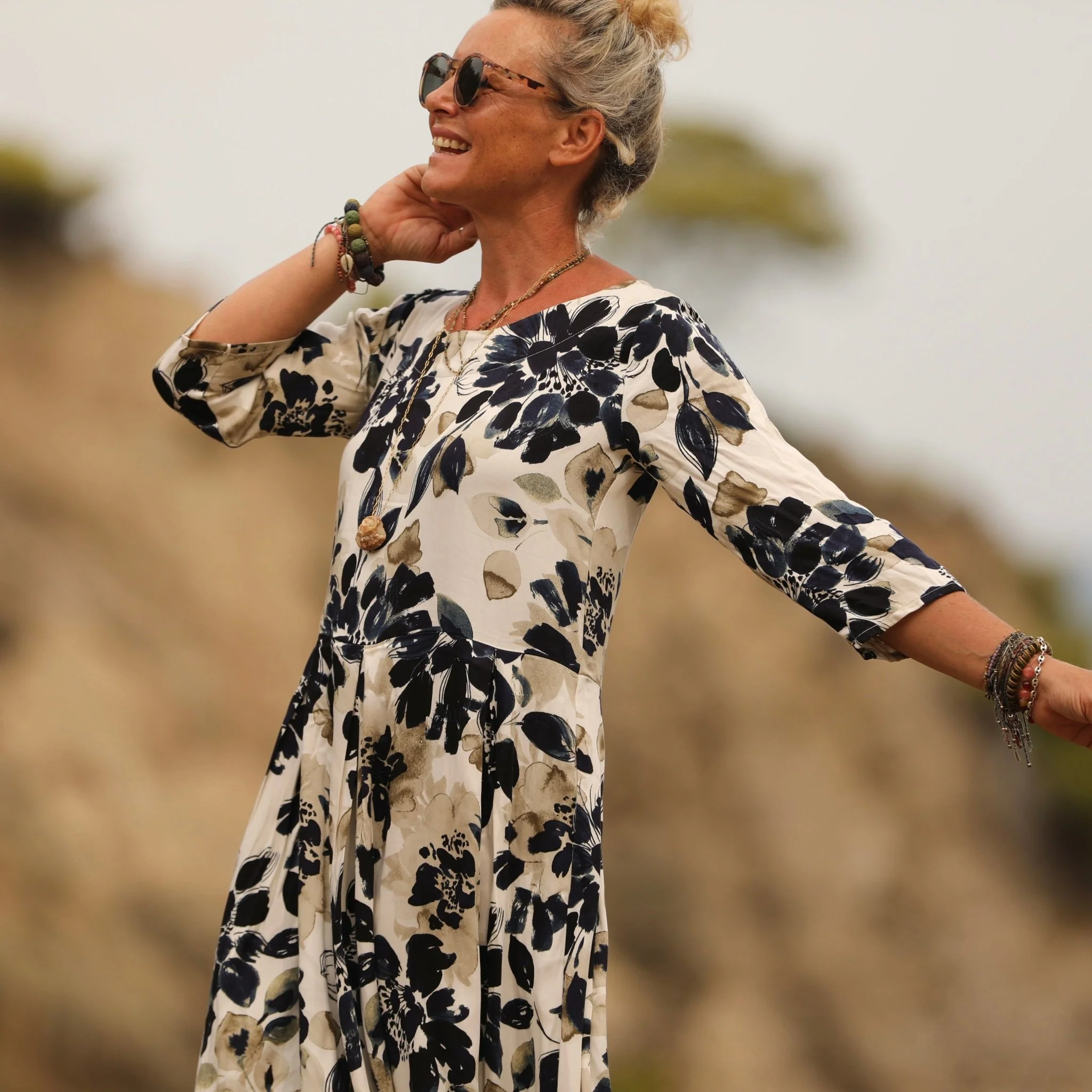 Robe Louisa viscose bouquet nuit - Image 9