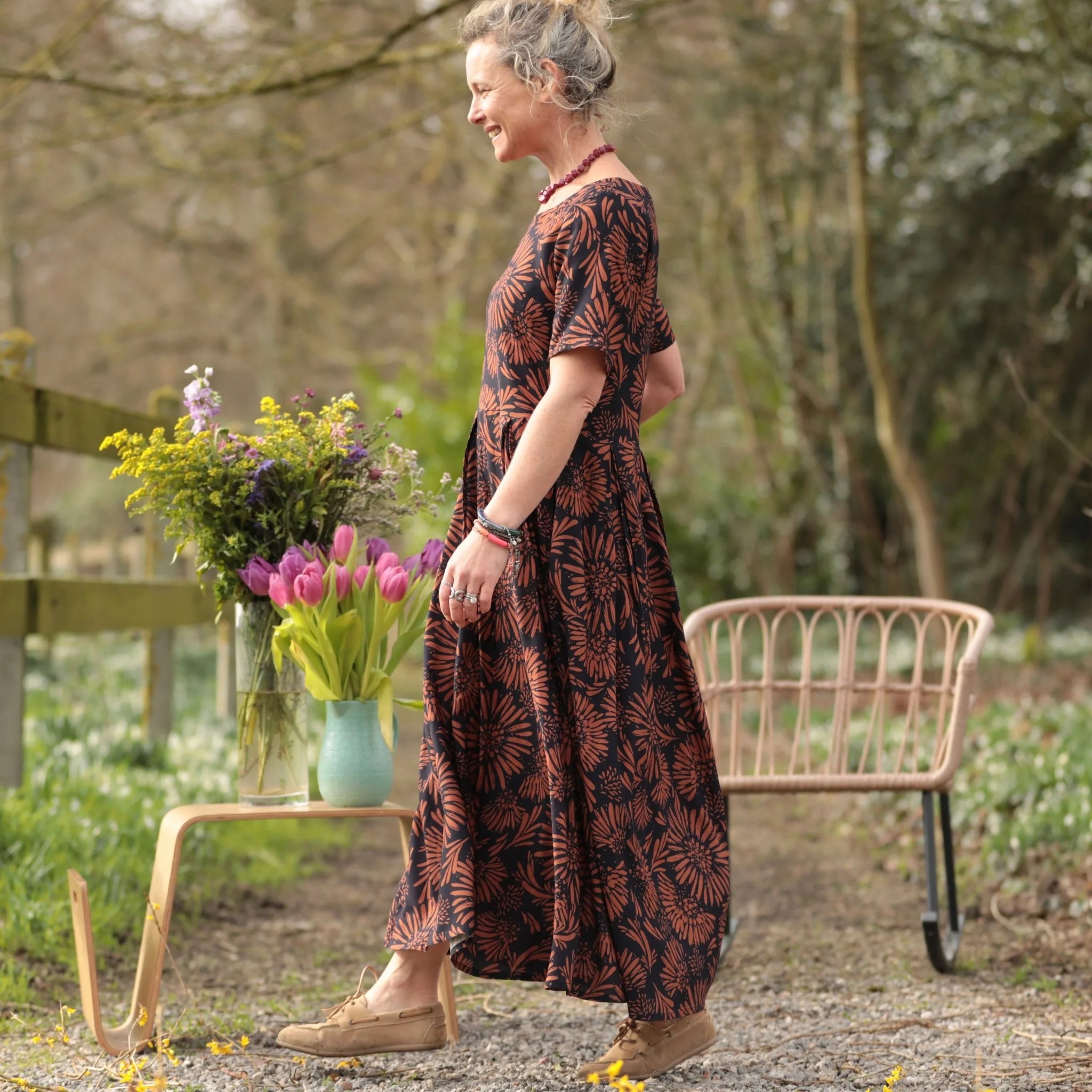 Robe Louisa - Viscose fleurie camel - Image 9