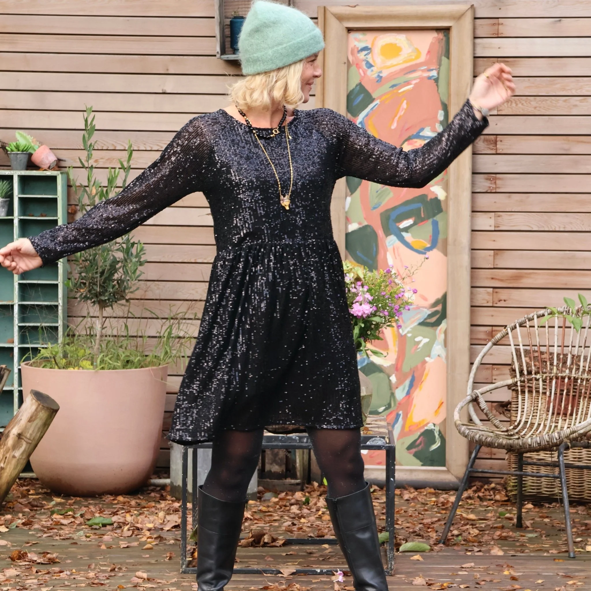 Robe Mia courte - sequins noirs - Image 6