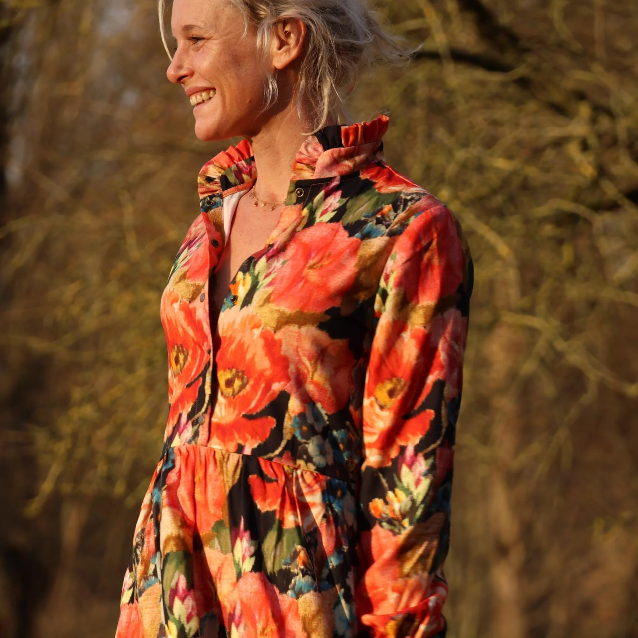 Robe Pomme - longueur midi - sergé de viscose - fleurs de minuit