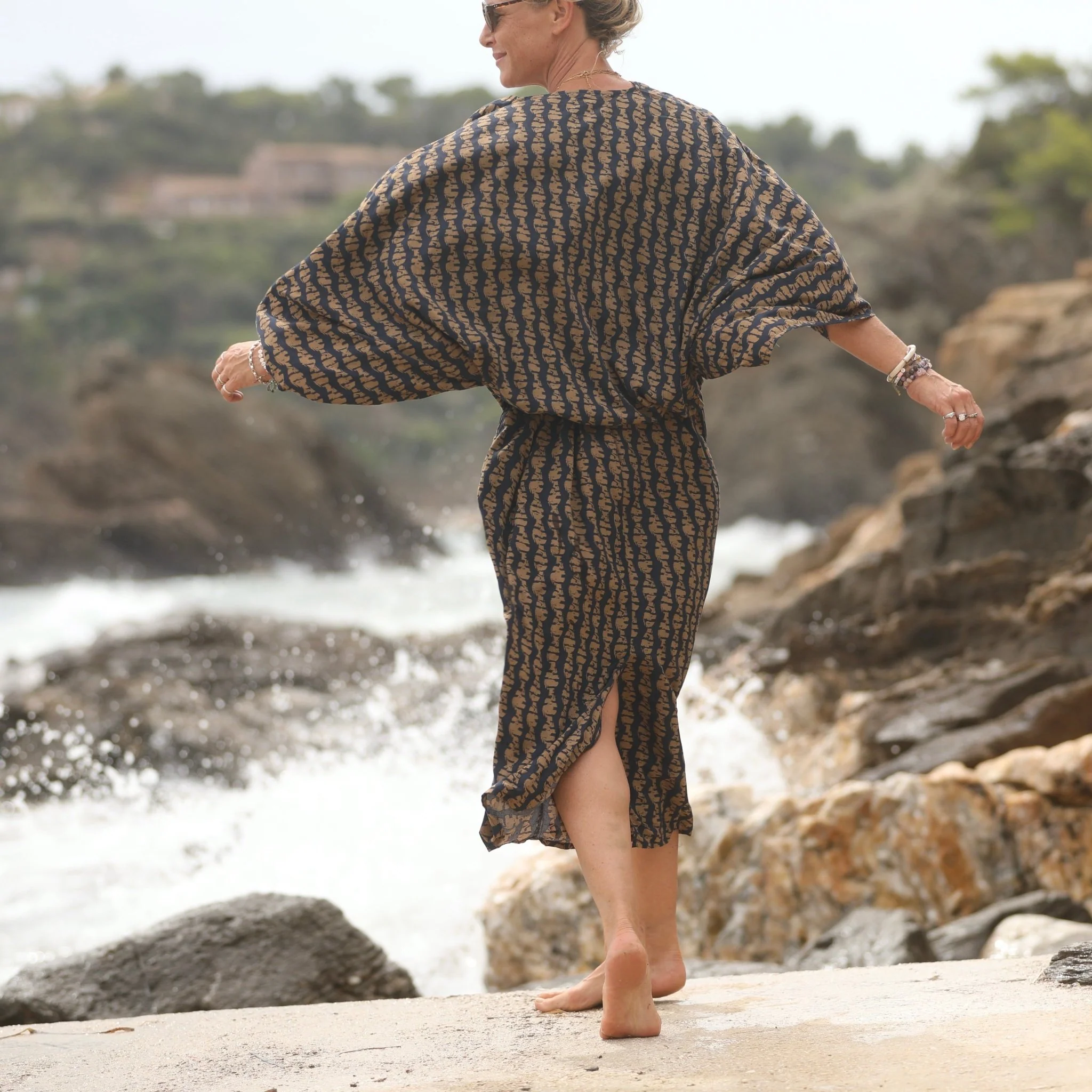 Robe Xiou viscose Batik marine/camel - Image 6